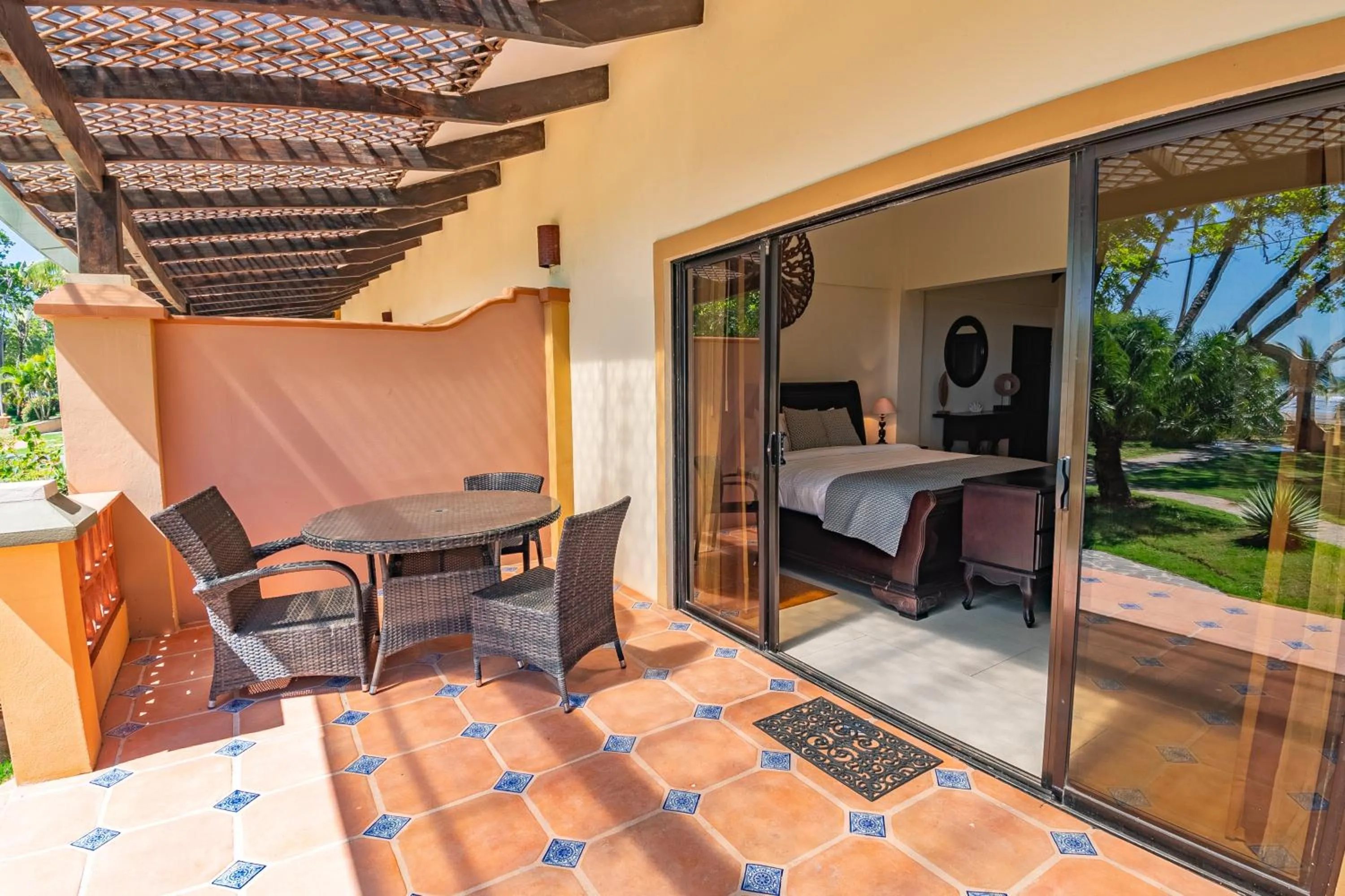 Balcony/Terrace in Sunset del Mar Beach Resort