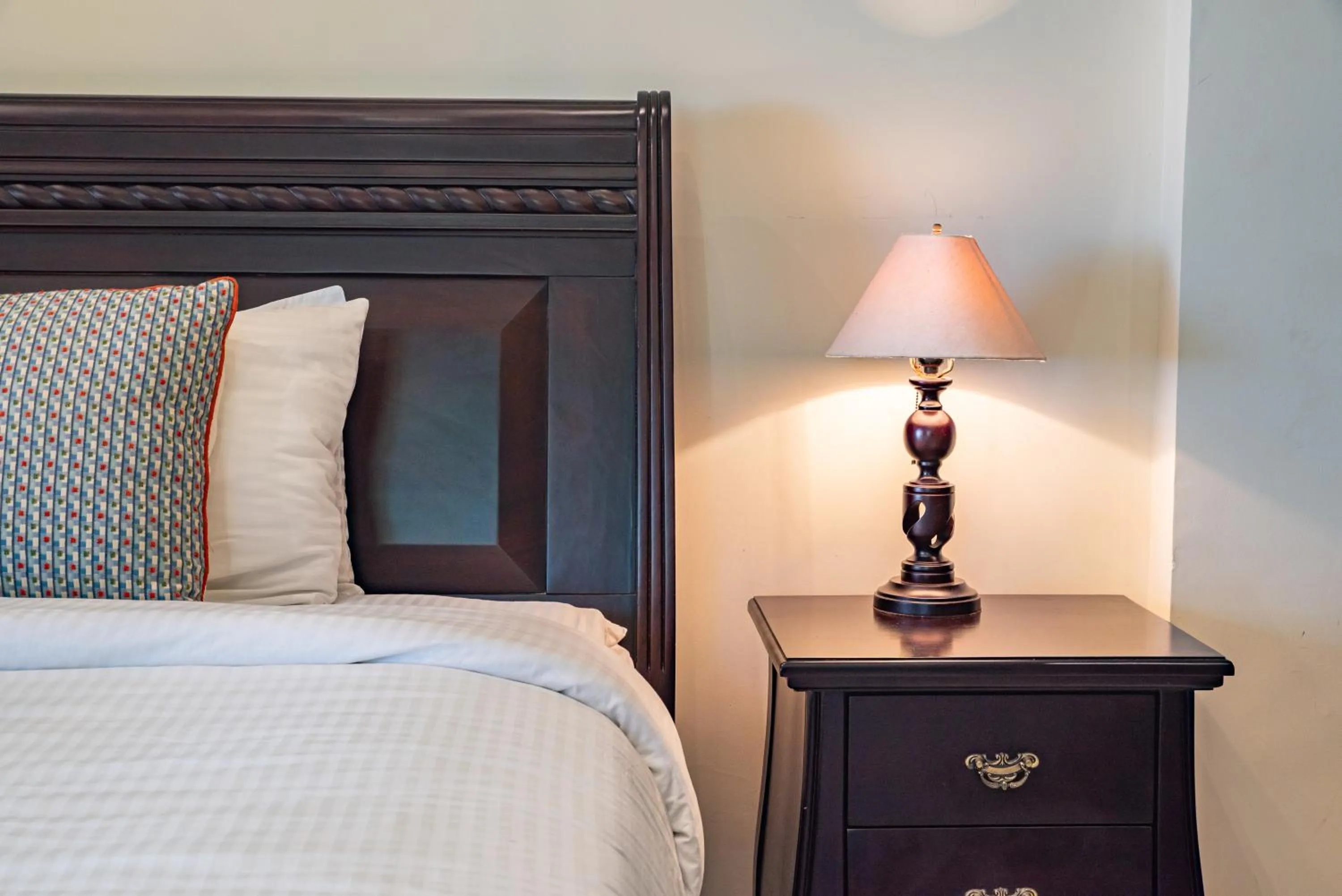 Photo of the whole room, Bed in Sunset del Mar Beach Resort