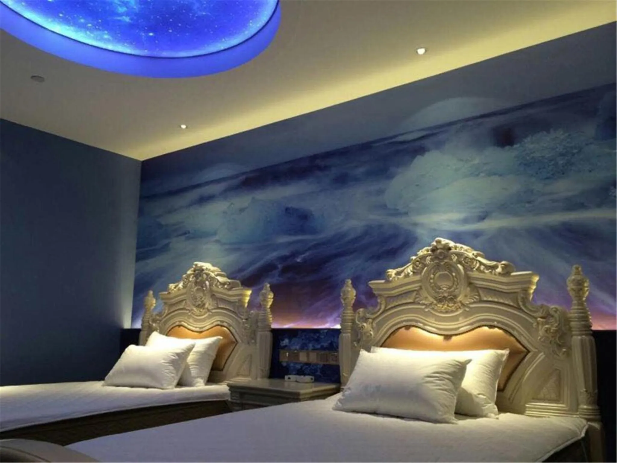 Photo of the whole room, Bed in Nan Yang Royal Hotel
