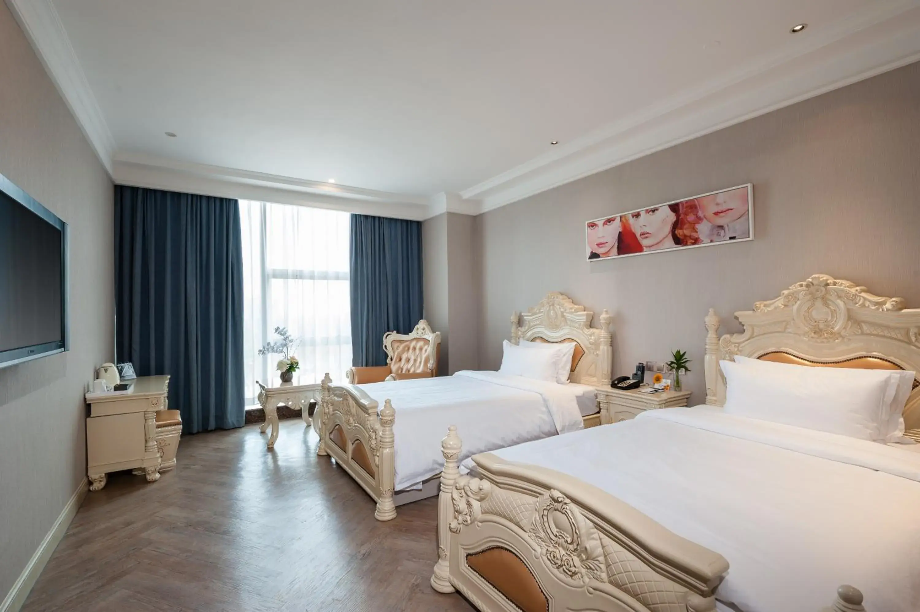 Deluxe Twin Room with Garden View in Nan Yang Royal Hotel Deluxe Twin Room with Garden View in Nan Yang Royal Hotel