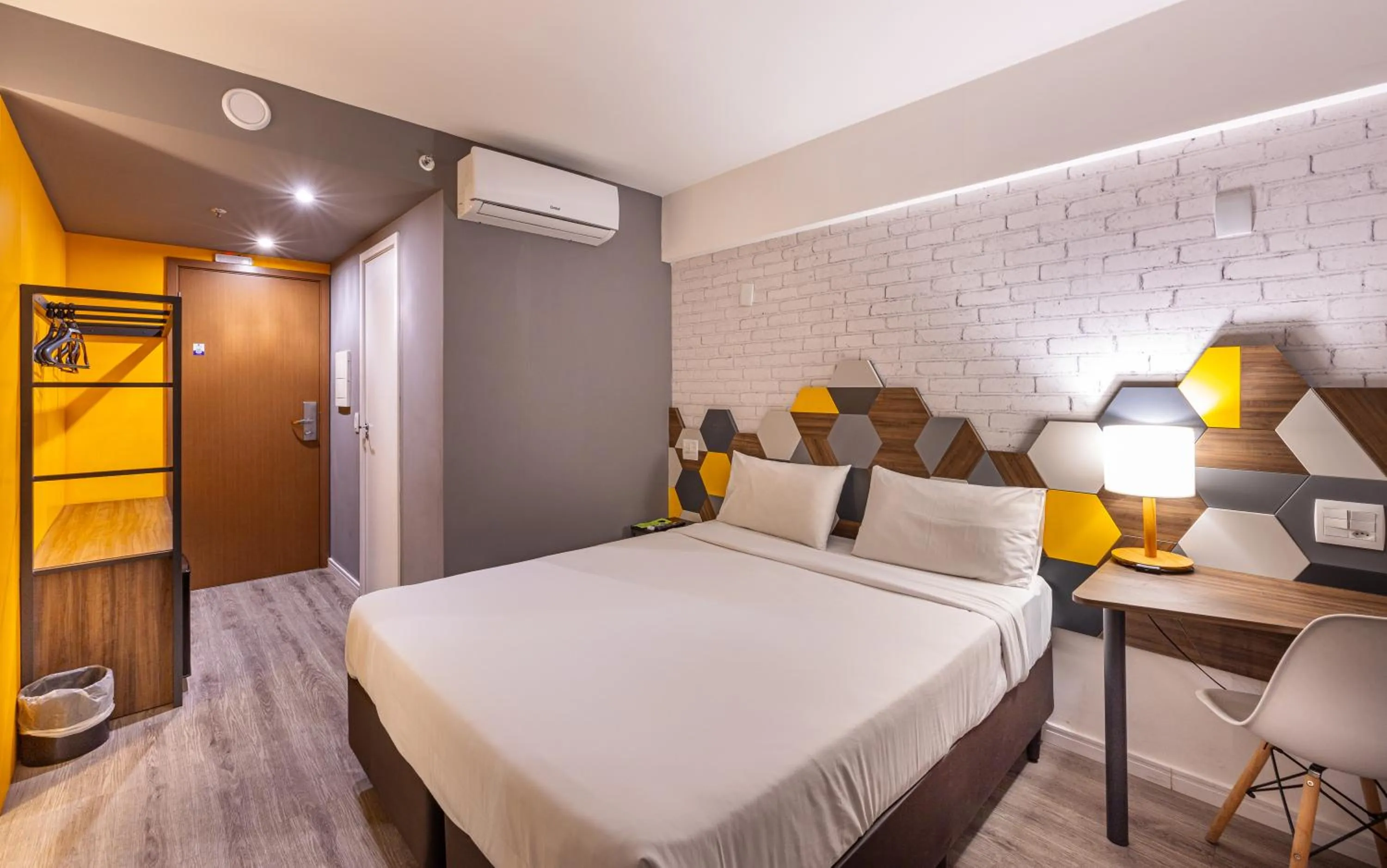 Bedroom, Bed in B&B HOTEL Rio de Janeiro Norte