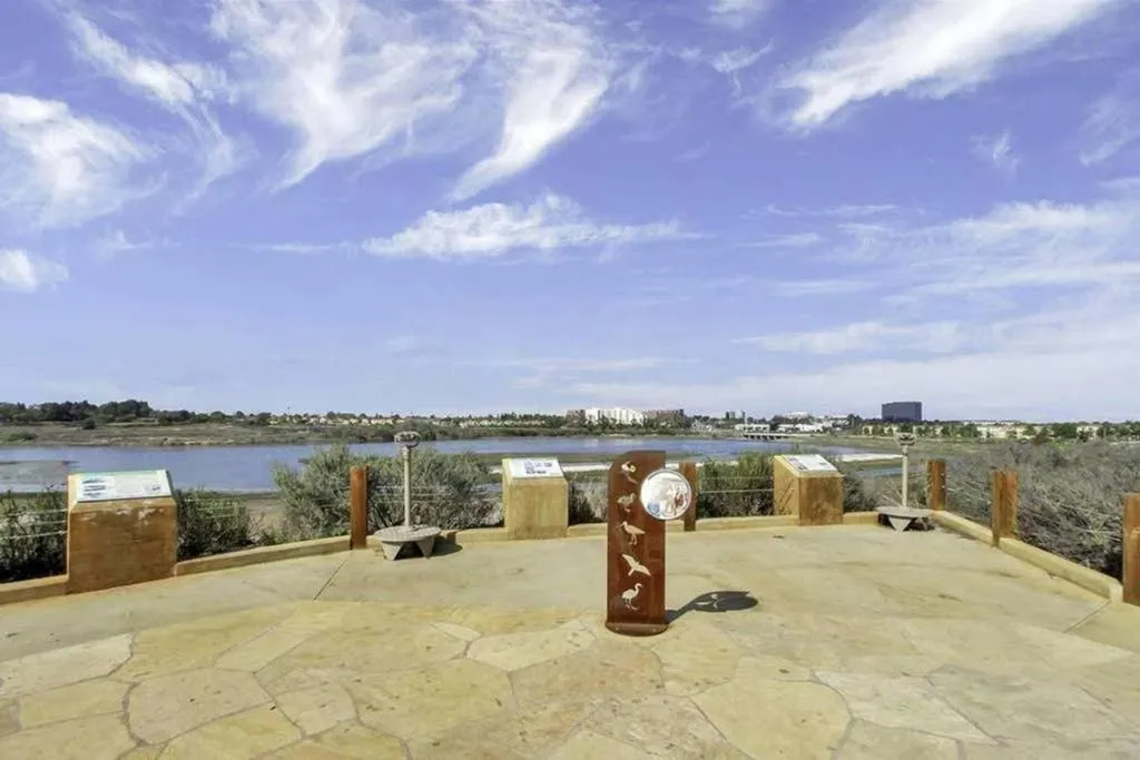 1000#3 Renovated Home by Beach & Sand - AC & More!