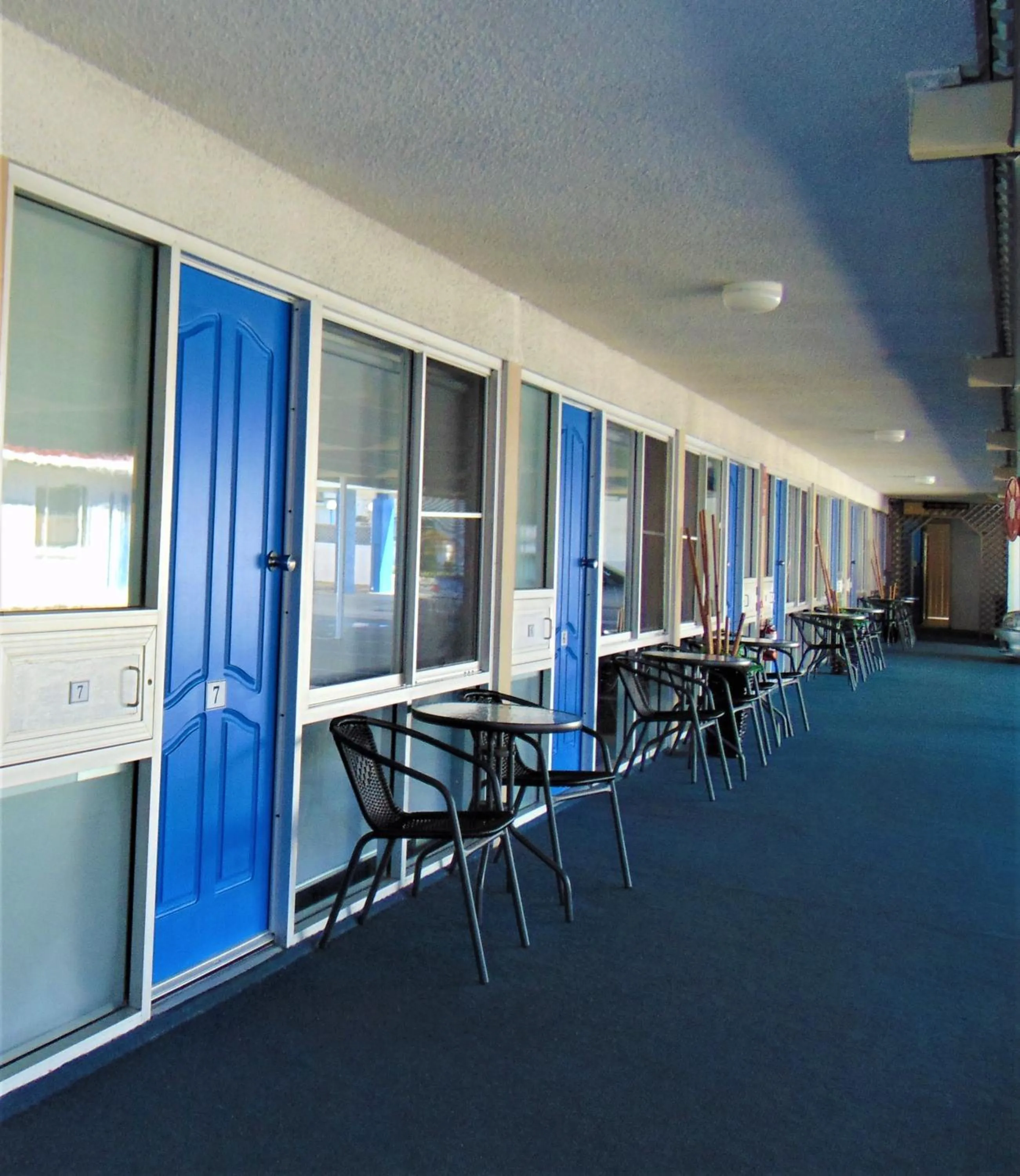 Property building in Rockhampton Court Motor Inn