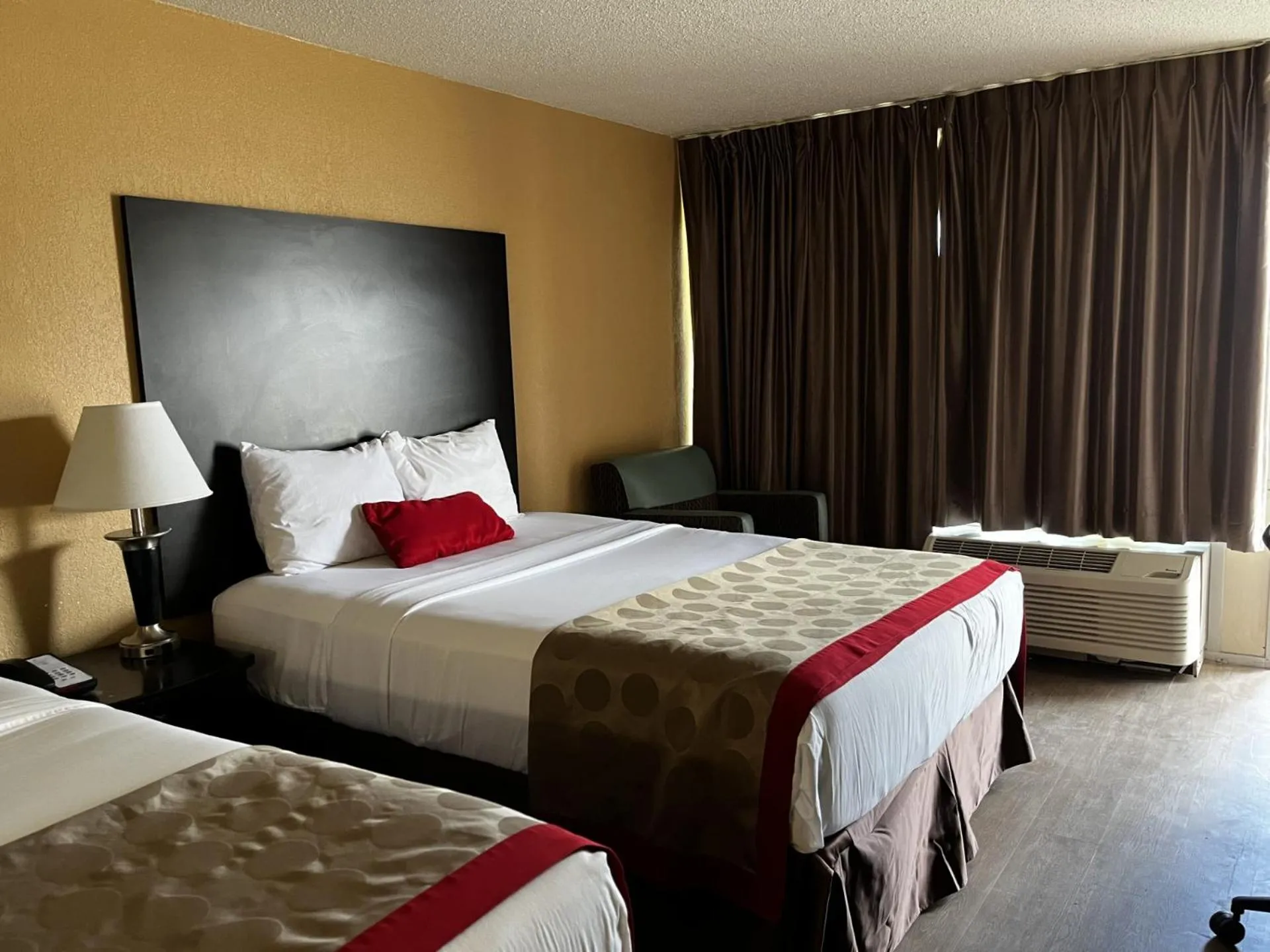 Bedroom, Bed in Budget Inn Laramie