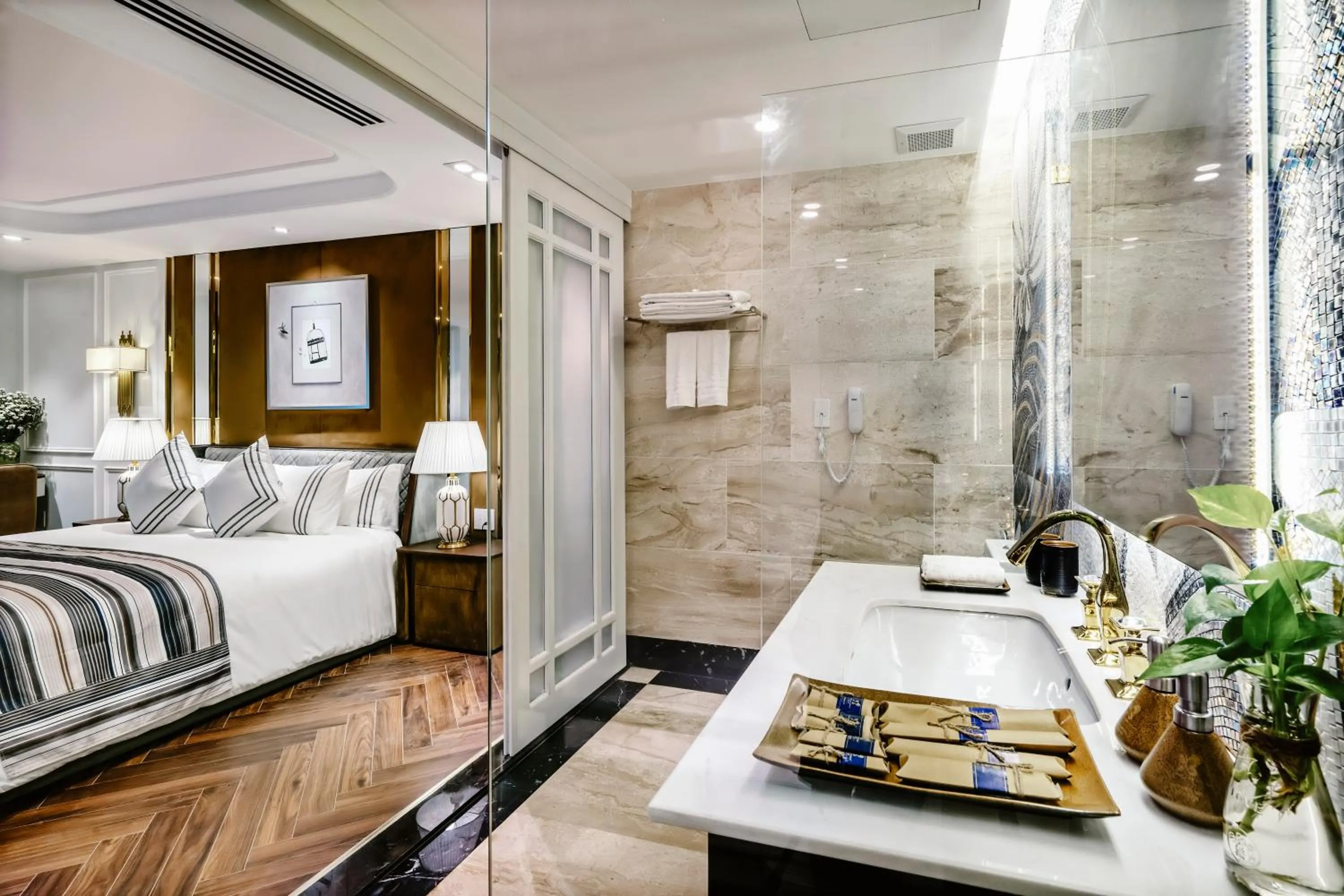 Bed in Le Pavillon Hoi An Gallery Hotel & Spa