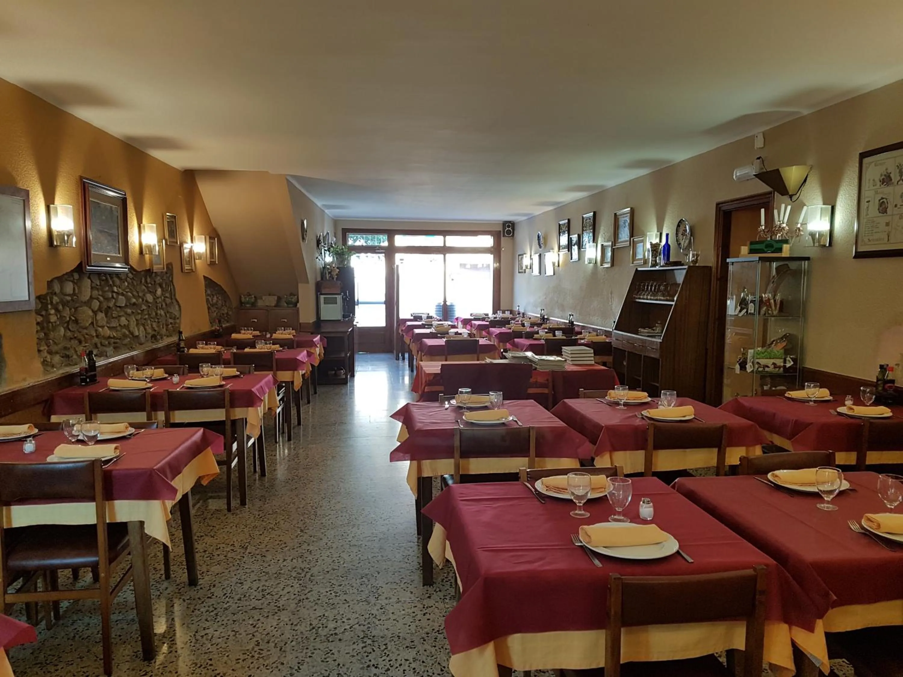 Restaurant/places to eat in Turó de L´Home