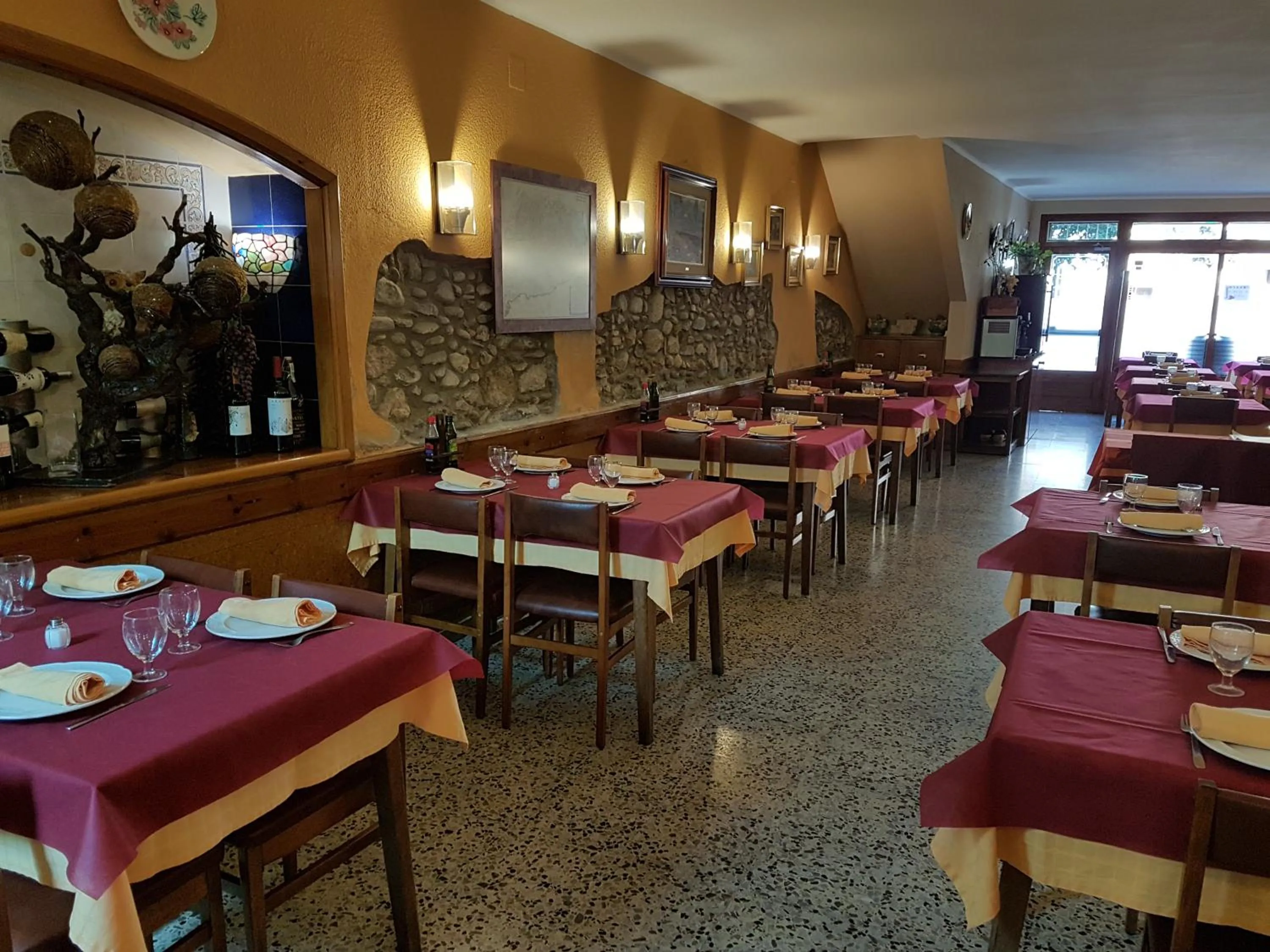 Restaurant/places to eat in Turó de L´Home