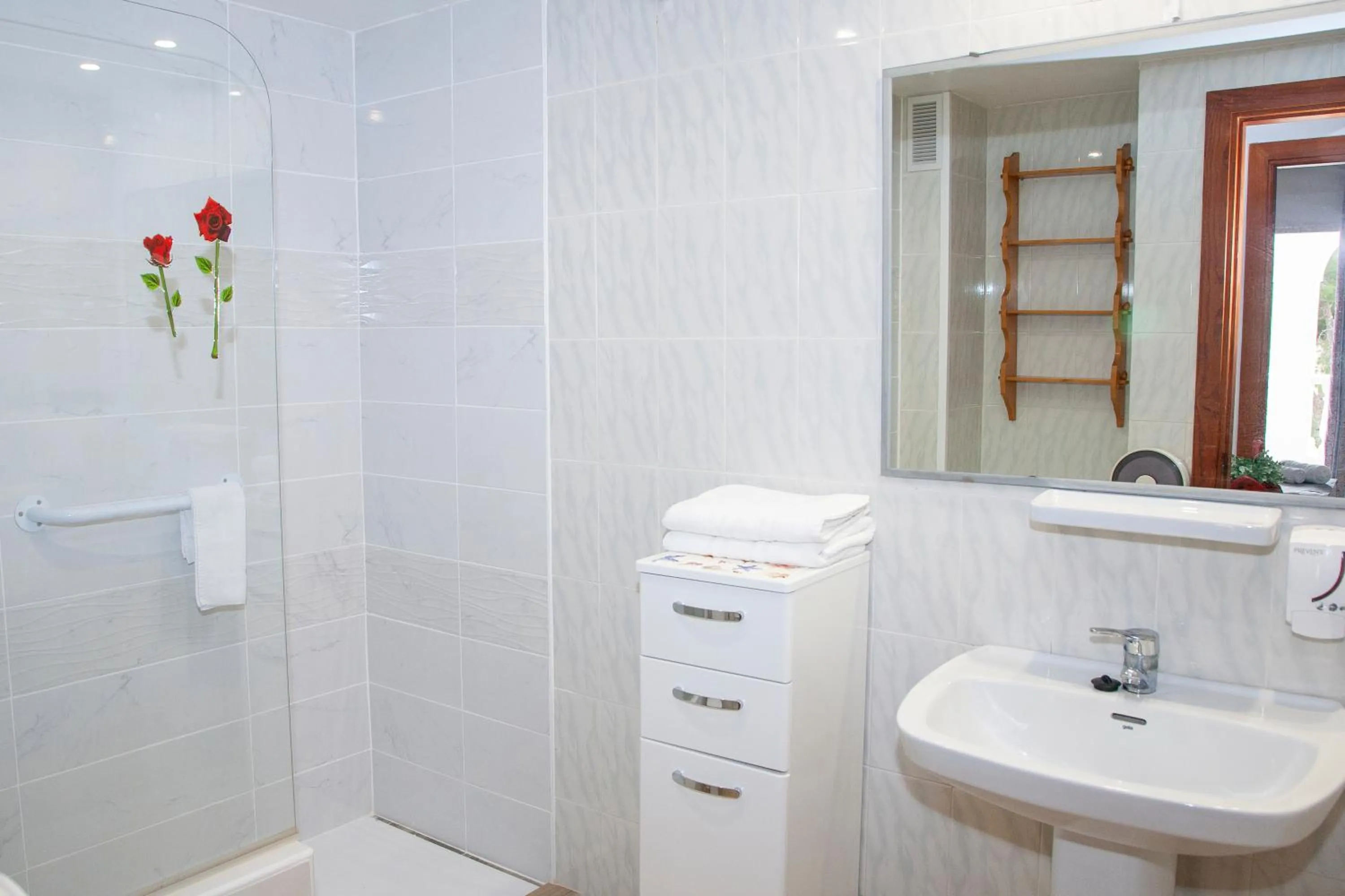 Bathroom in Atalaya Bosque Apartamentos