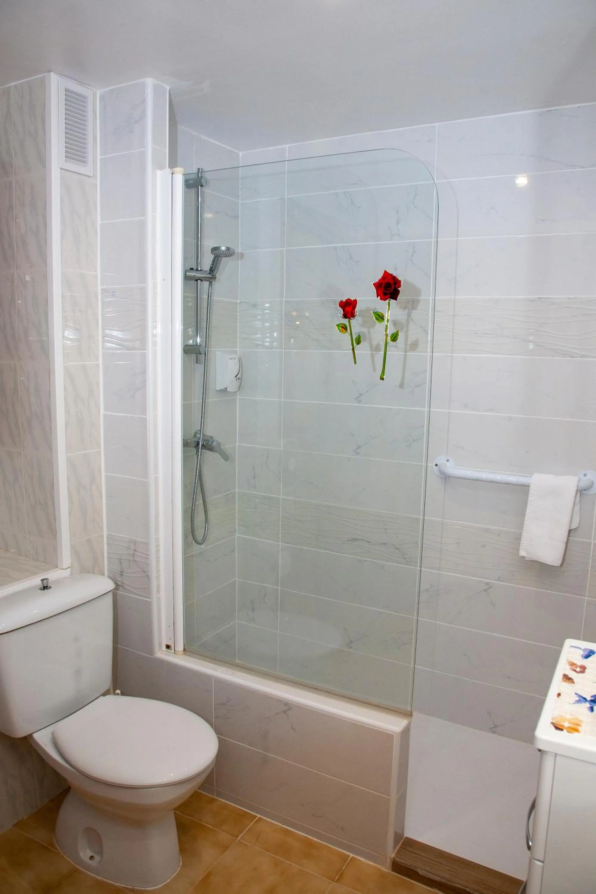 Bathroom in Atalaya Bosque Apartamentos