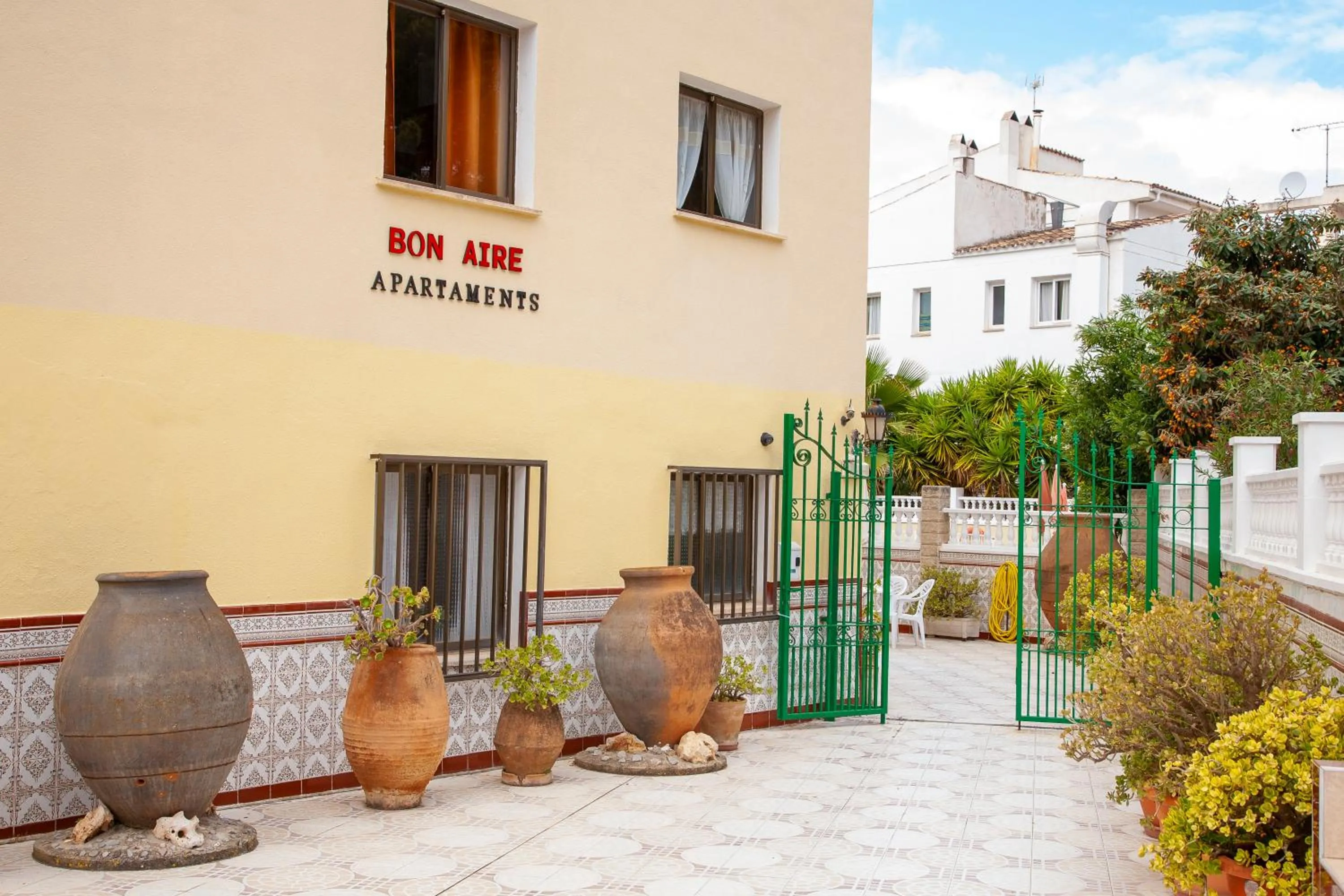 Facade/entrance in Bon Aire Apartamentos