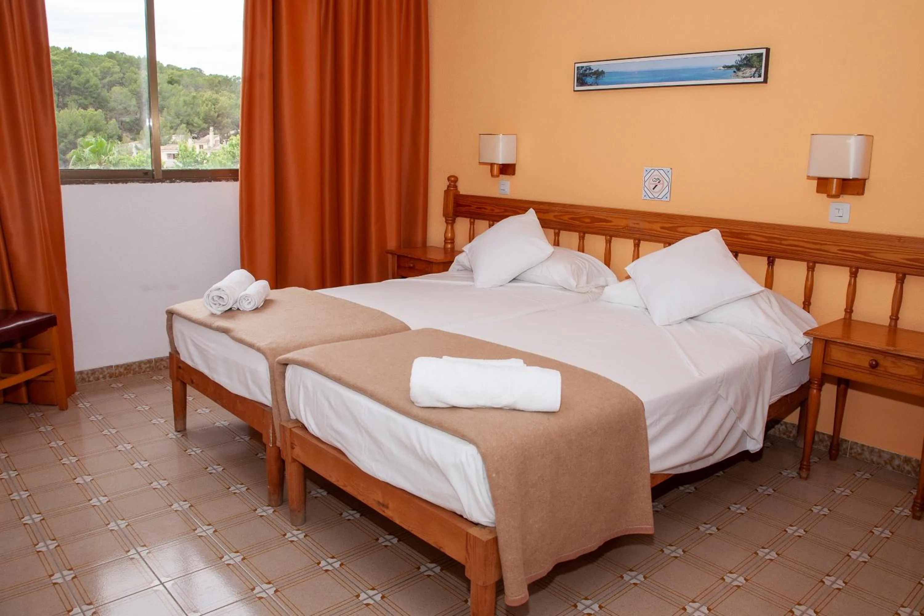 Bedroom, Bed in Bon Aire Apartamentos