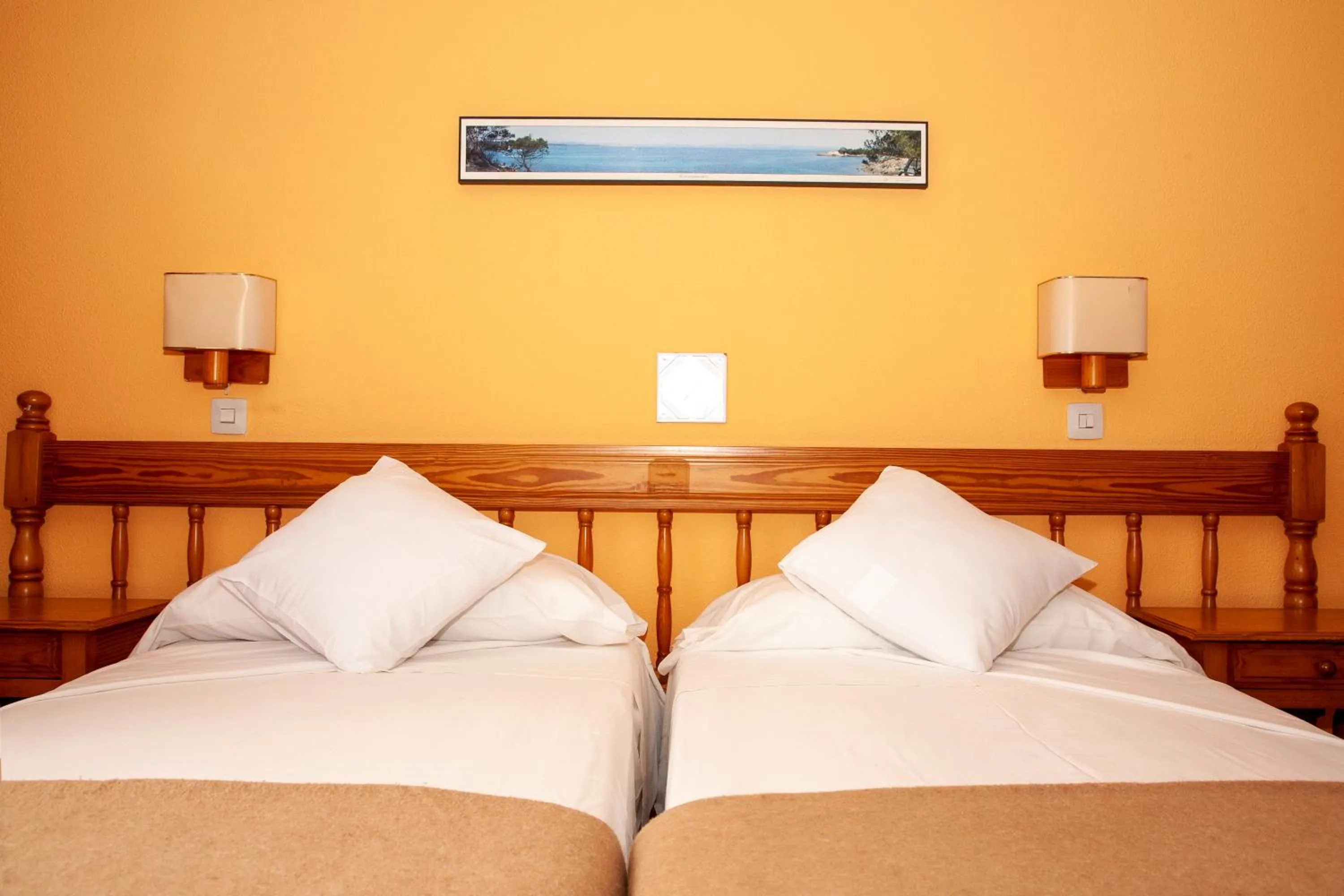 Bedroom, Bed in Bon Aire Apartamentos