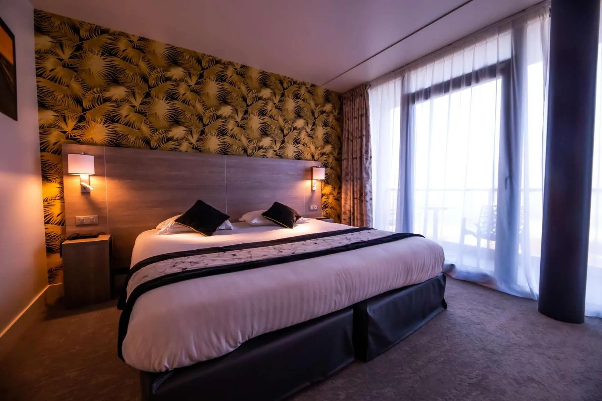 Bedroom, Bed in Brit Hotel Eden SPA Honfleur