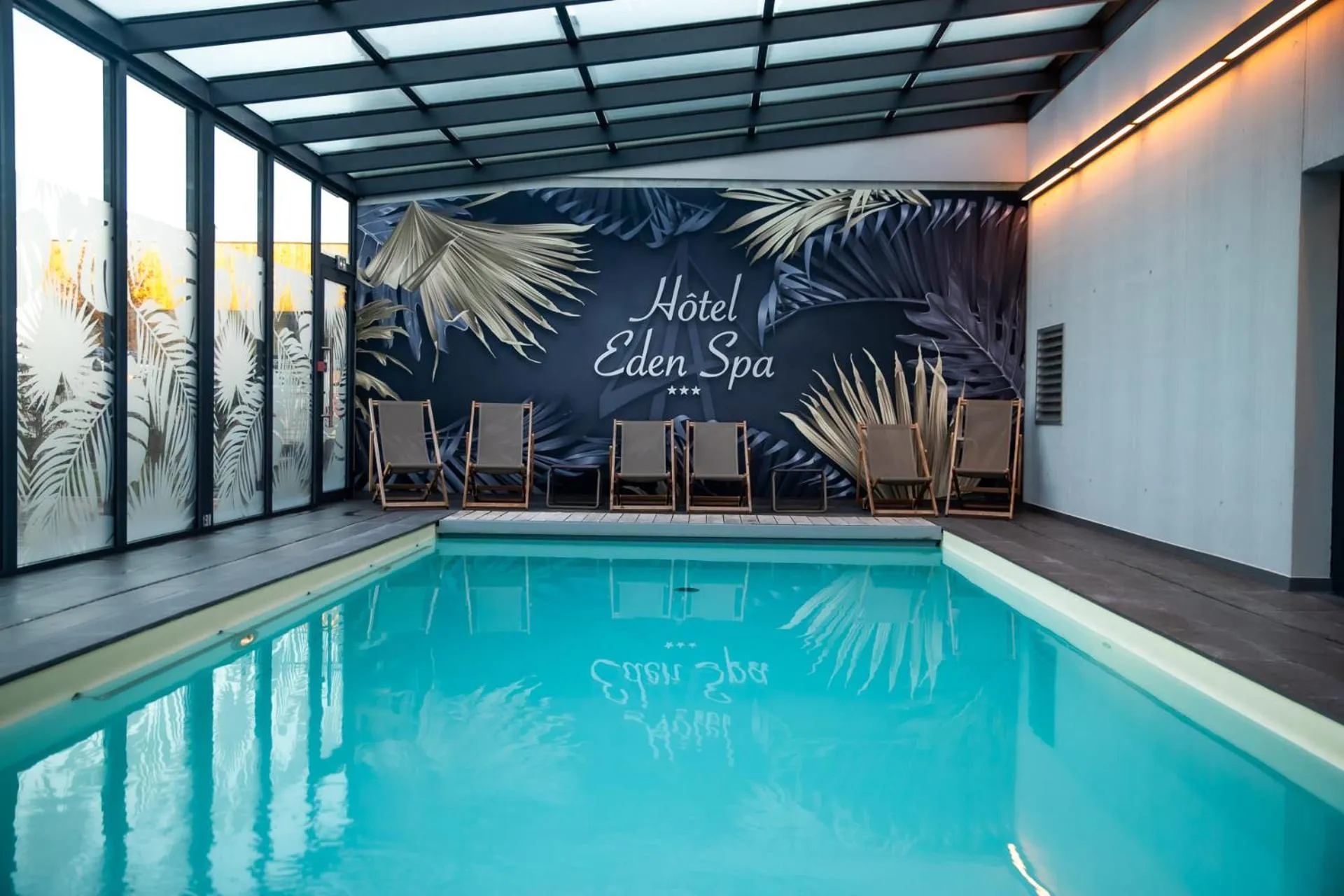 Swimming pool in Brit Hotel Eden SPA Honfleur