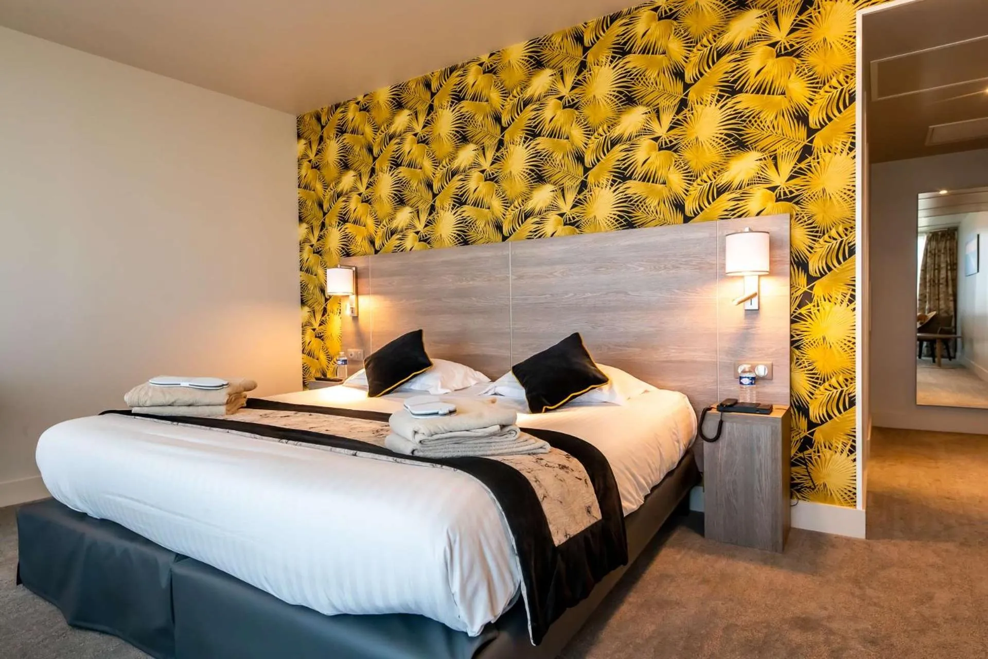 Bedroom, Bed in Brit Hotel Eden SPA Honfleur