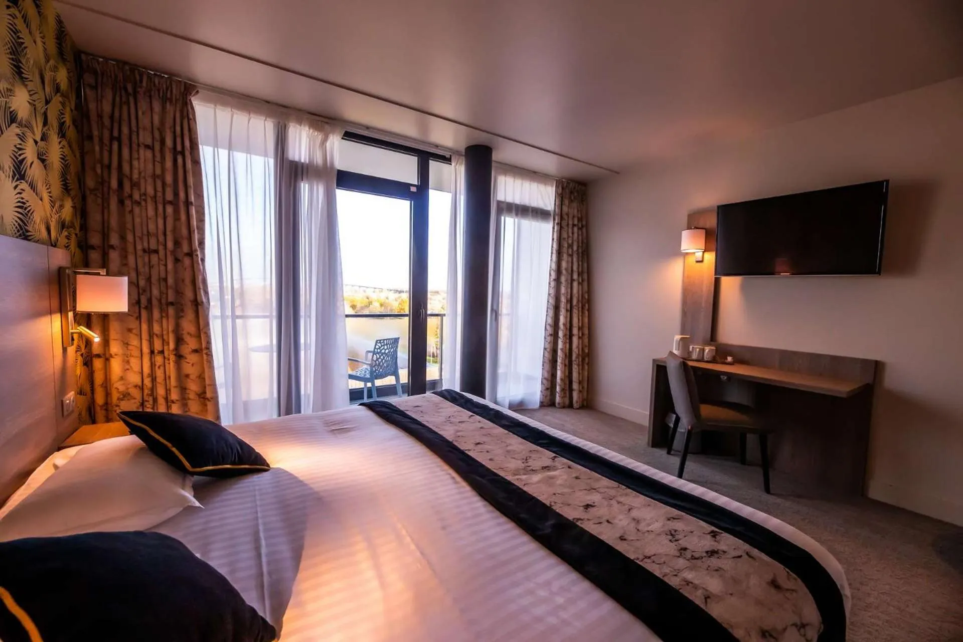 Bedroom, Bed in Brit Hotel Eden SPA Honfleur