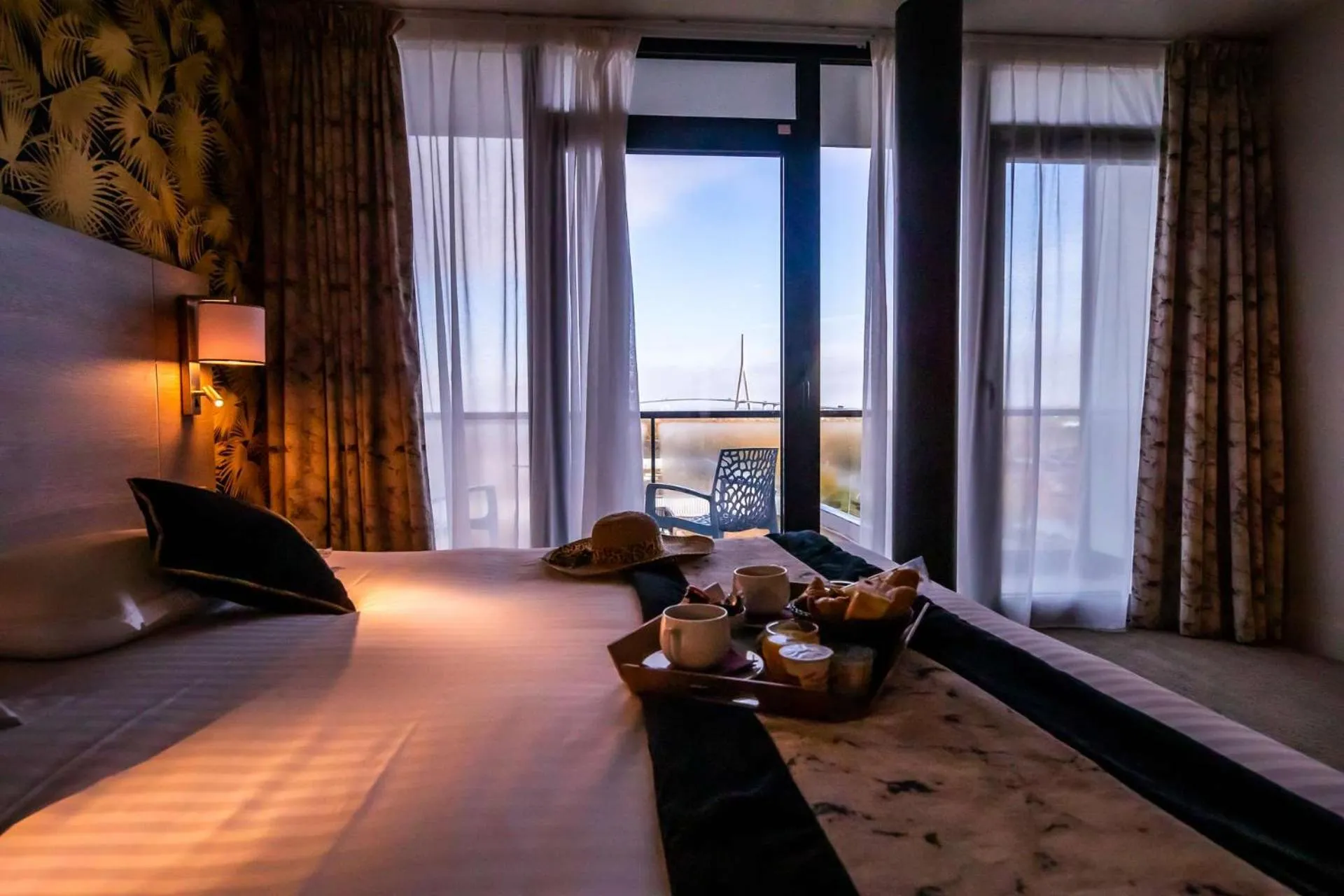 Natural landscape, Bed in Brit Hotel Eden SPA Honfleur