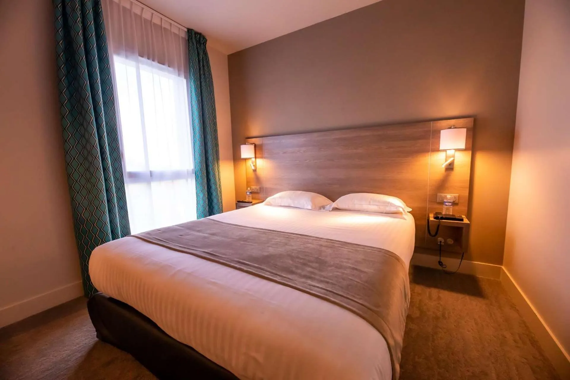 Bedroom, Bed in Brit Hotel Eden SPA Honfleur