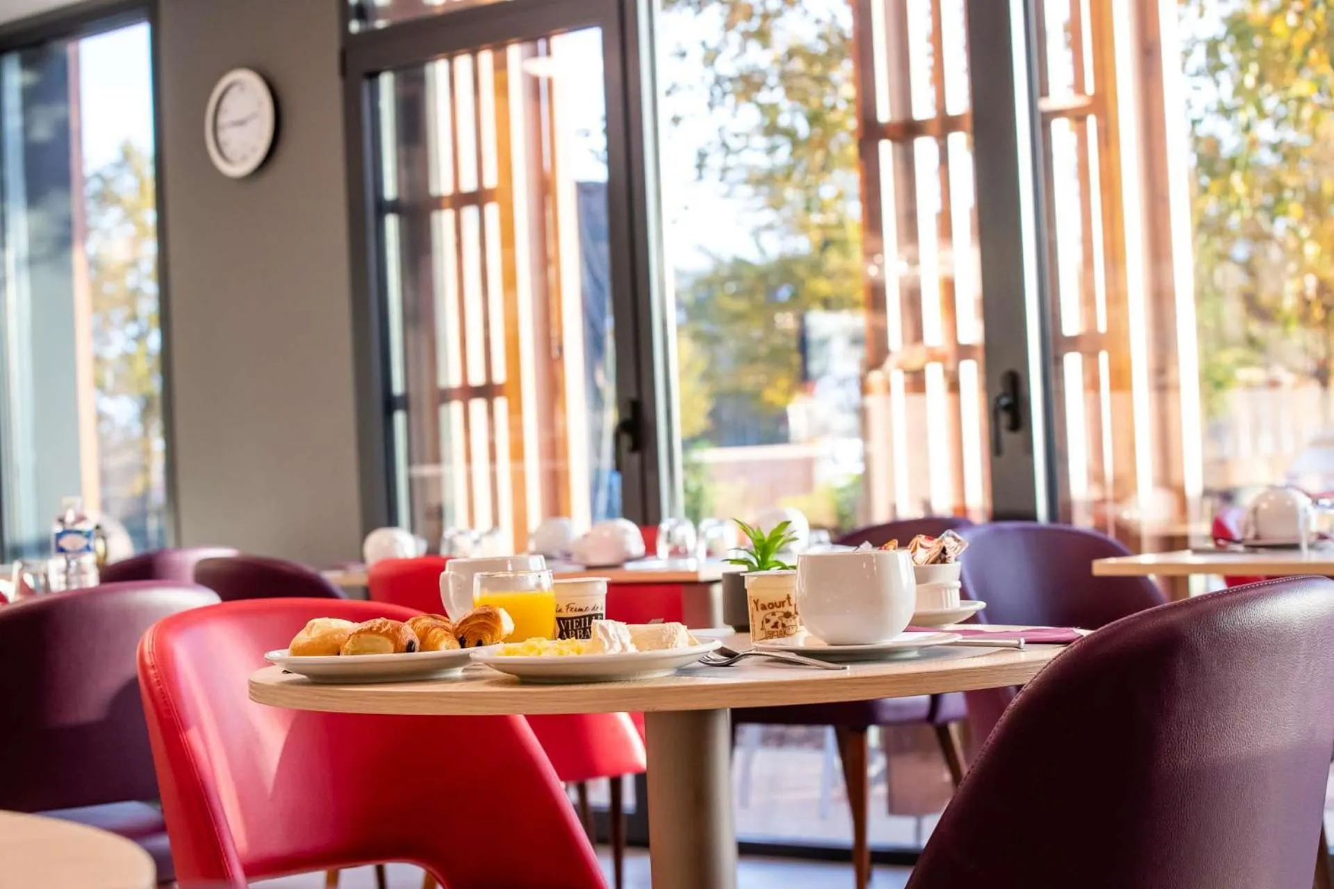 Breakfast in Brit Hotel Eden SPA Honfleur