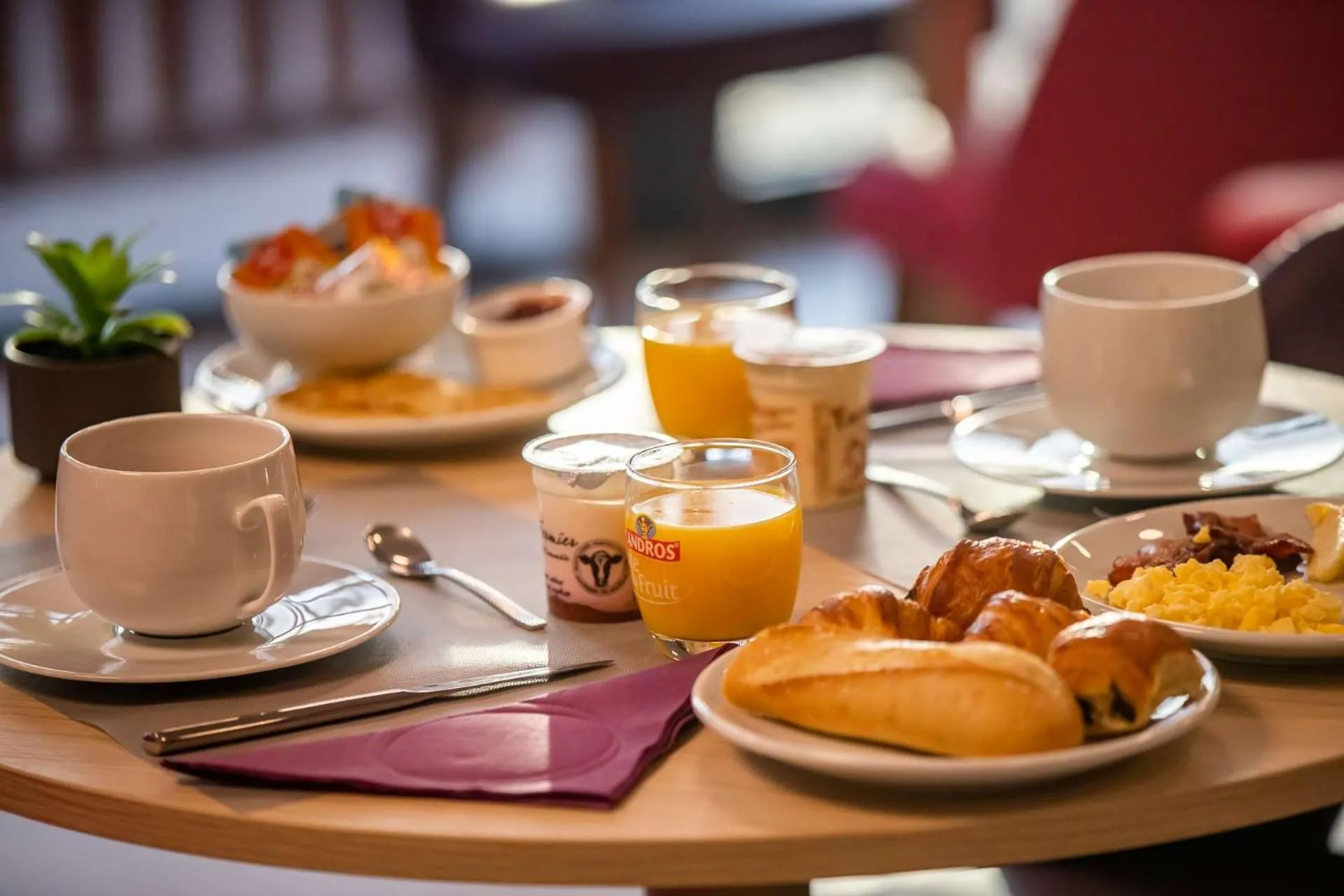 Breakfast in Brit Hotel Eden SPA Honfleur