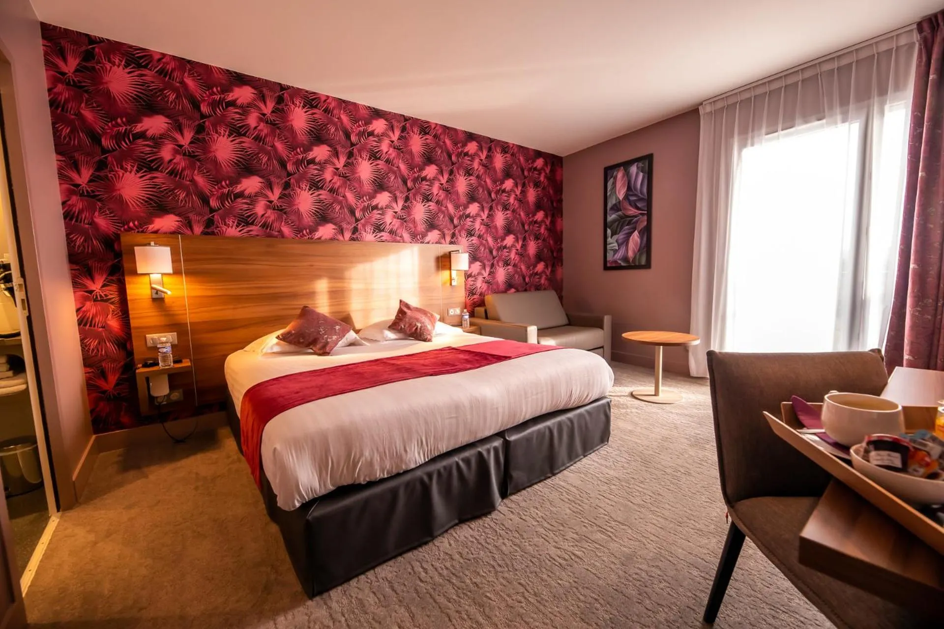 Photo of the whole room, Bed in Brit Hotel Eden SPA Honfleur