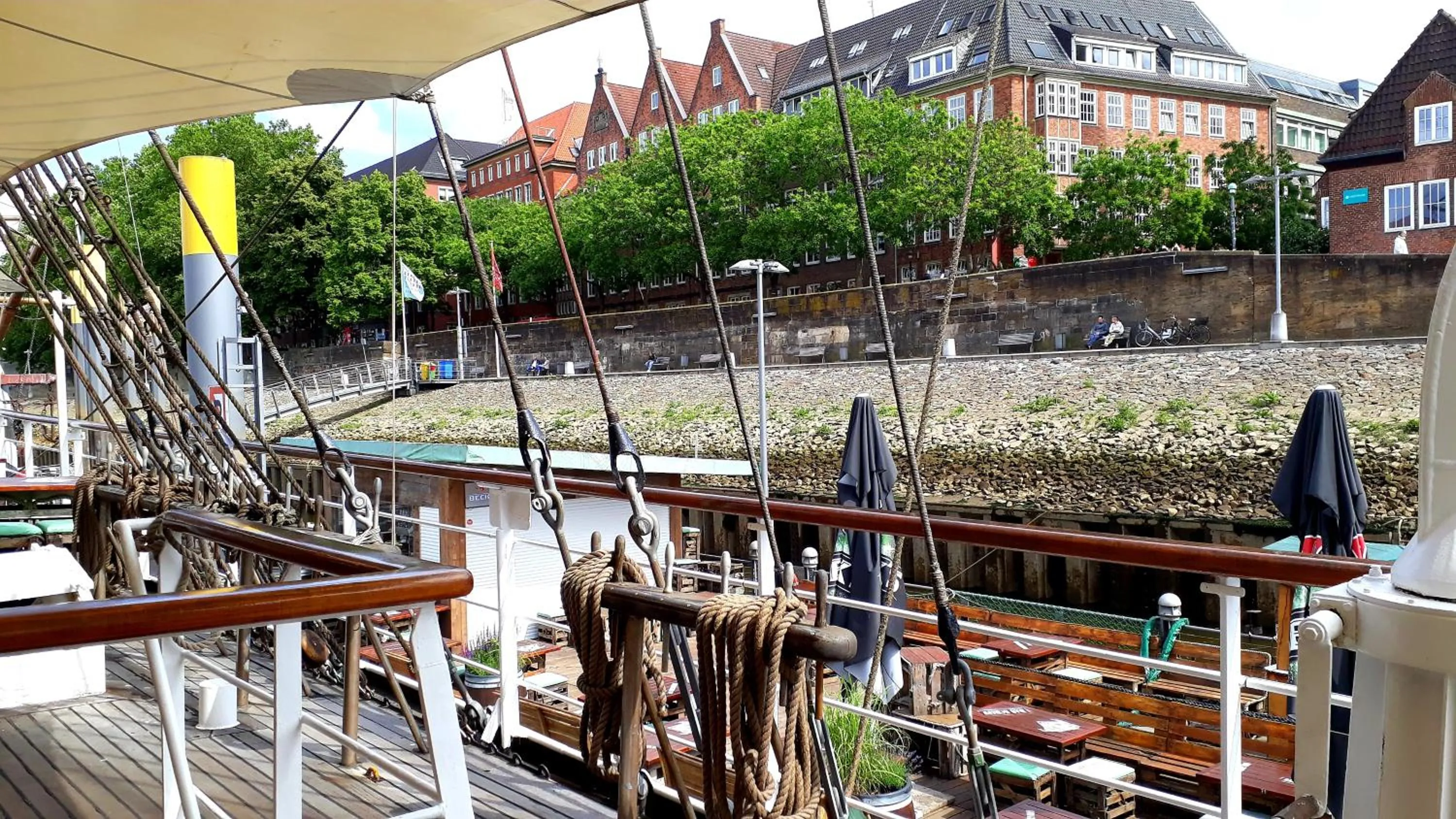 Restaurant/places to eat in Alexander von Humboldt - Das Schiff