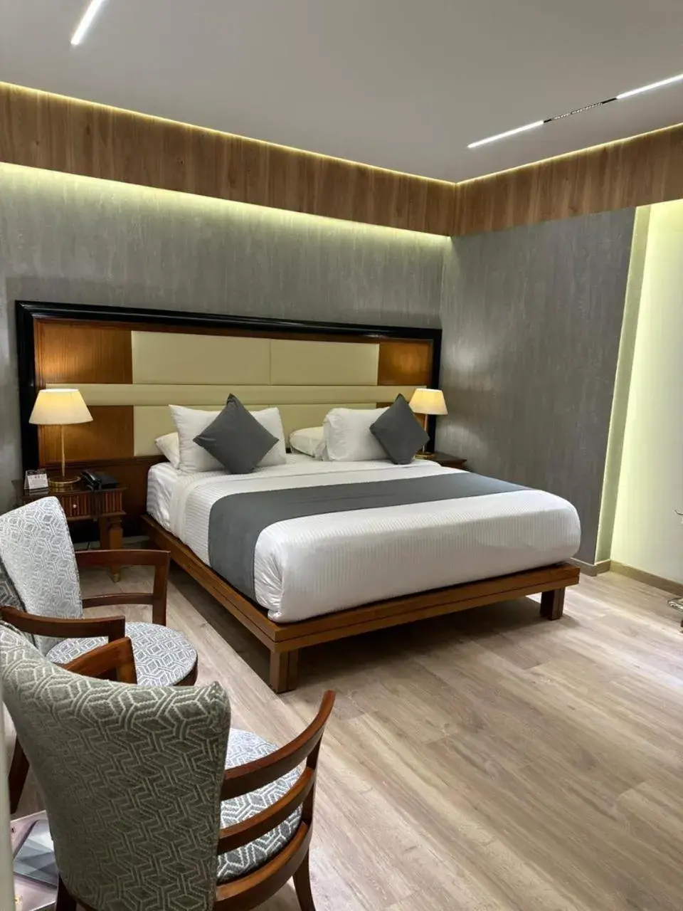 King Suite with Pool View in Paradise Home City Stars King Suite with Pool View in Paradise Home City Stars