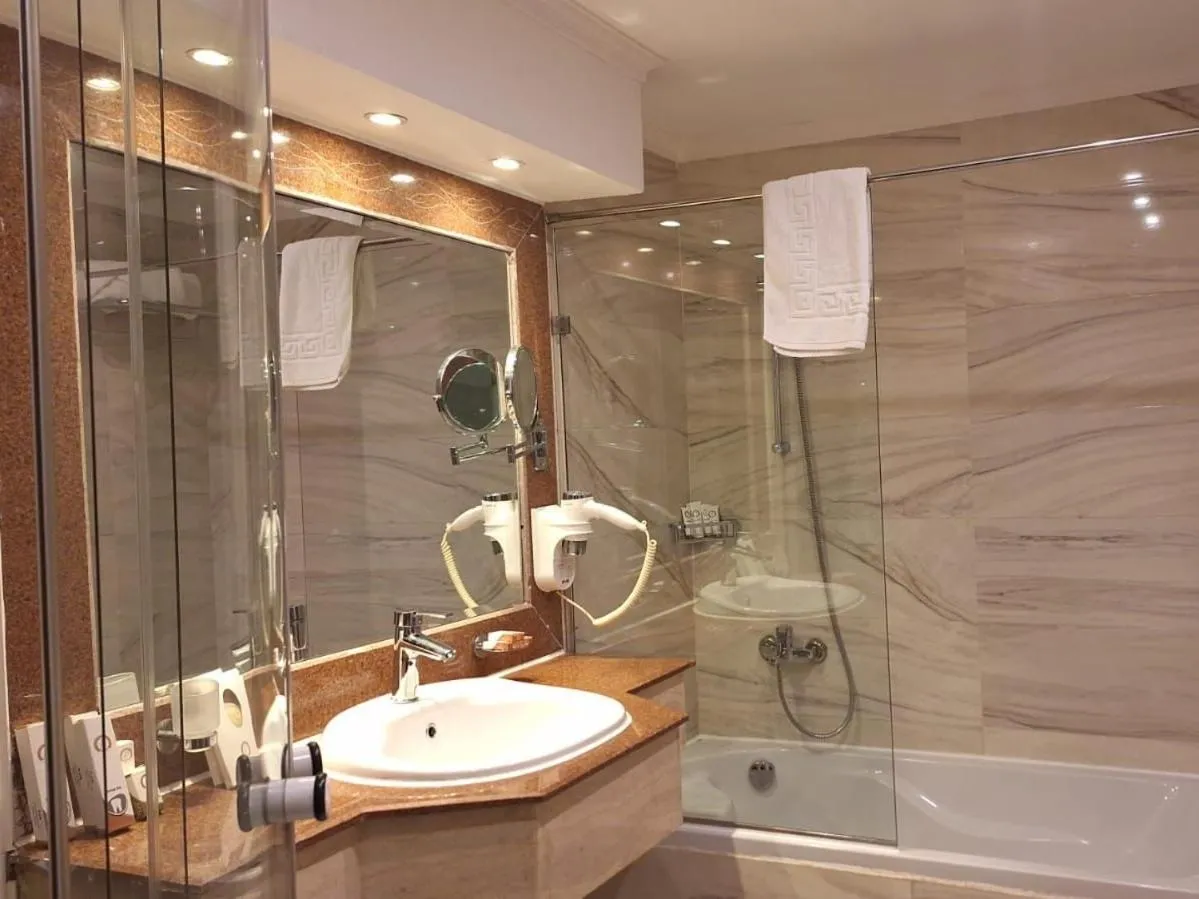 Paradise Home City Stars