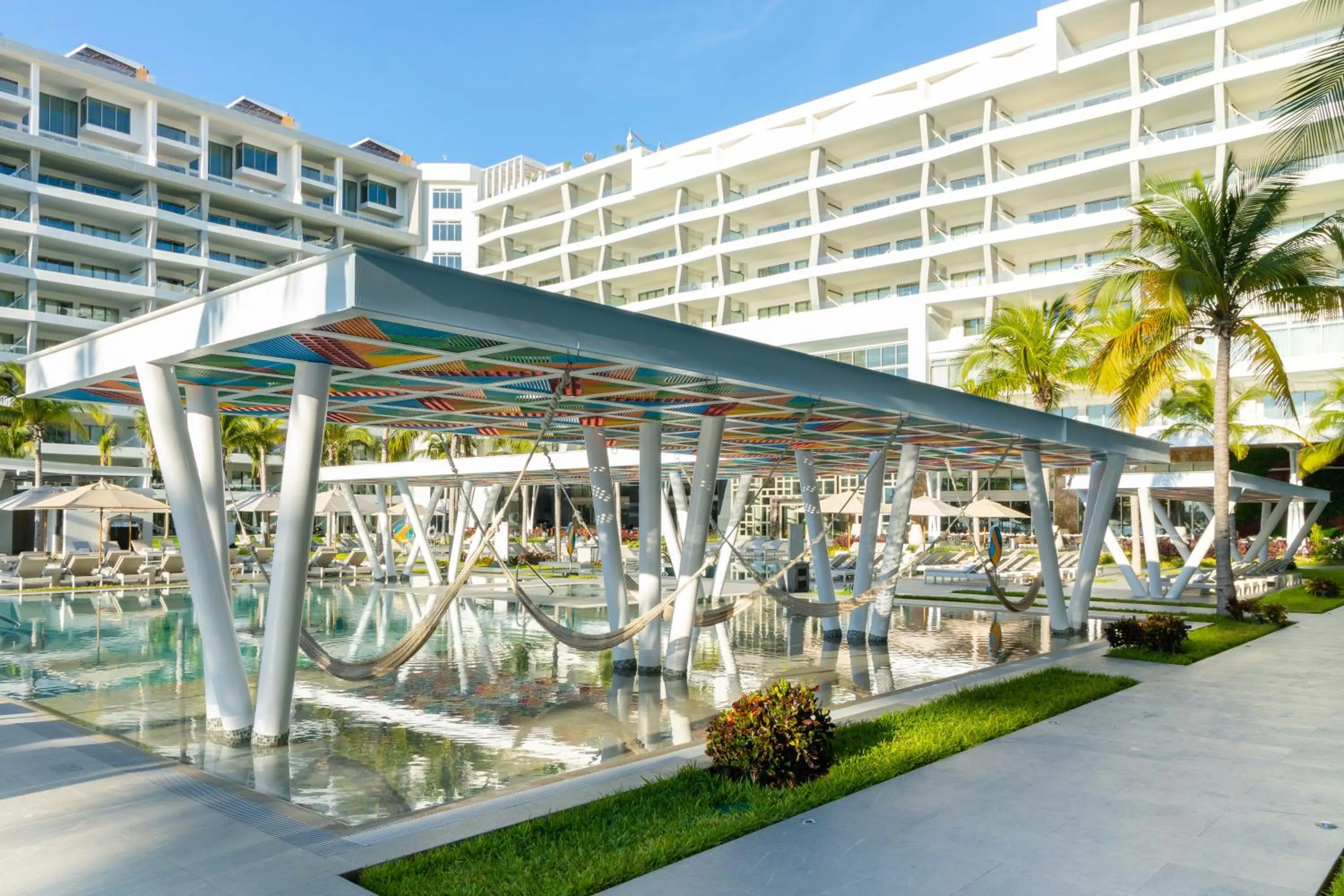 Pool view in Garza Blanca Resort & Spa Cancun