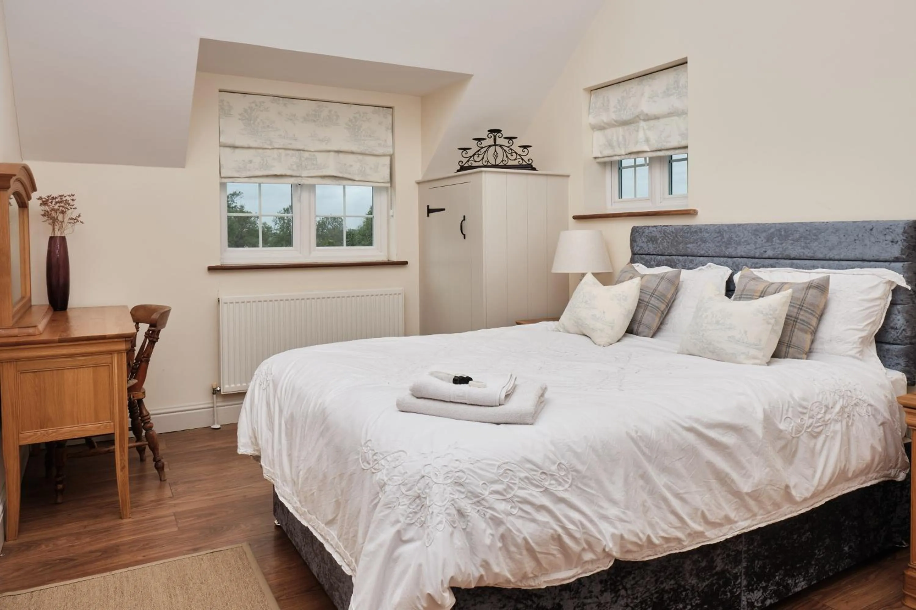 Bedroom, Bed in Bridge House Barn