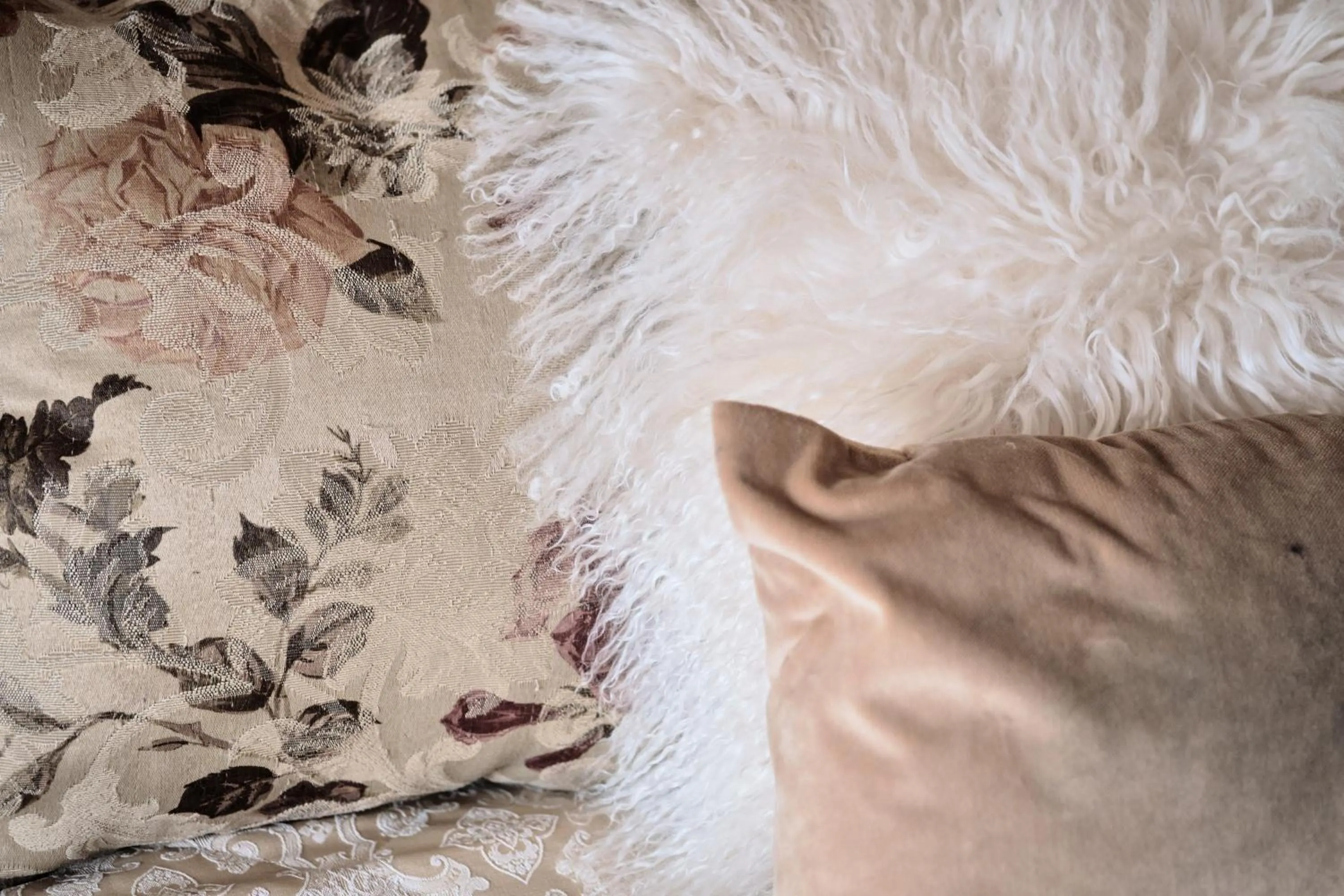 Decorative detail in Bridge House Barn