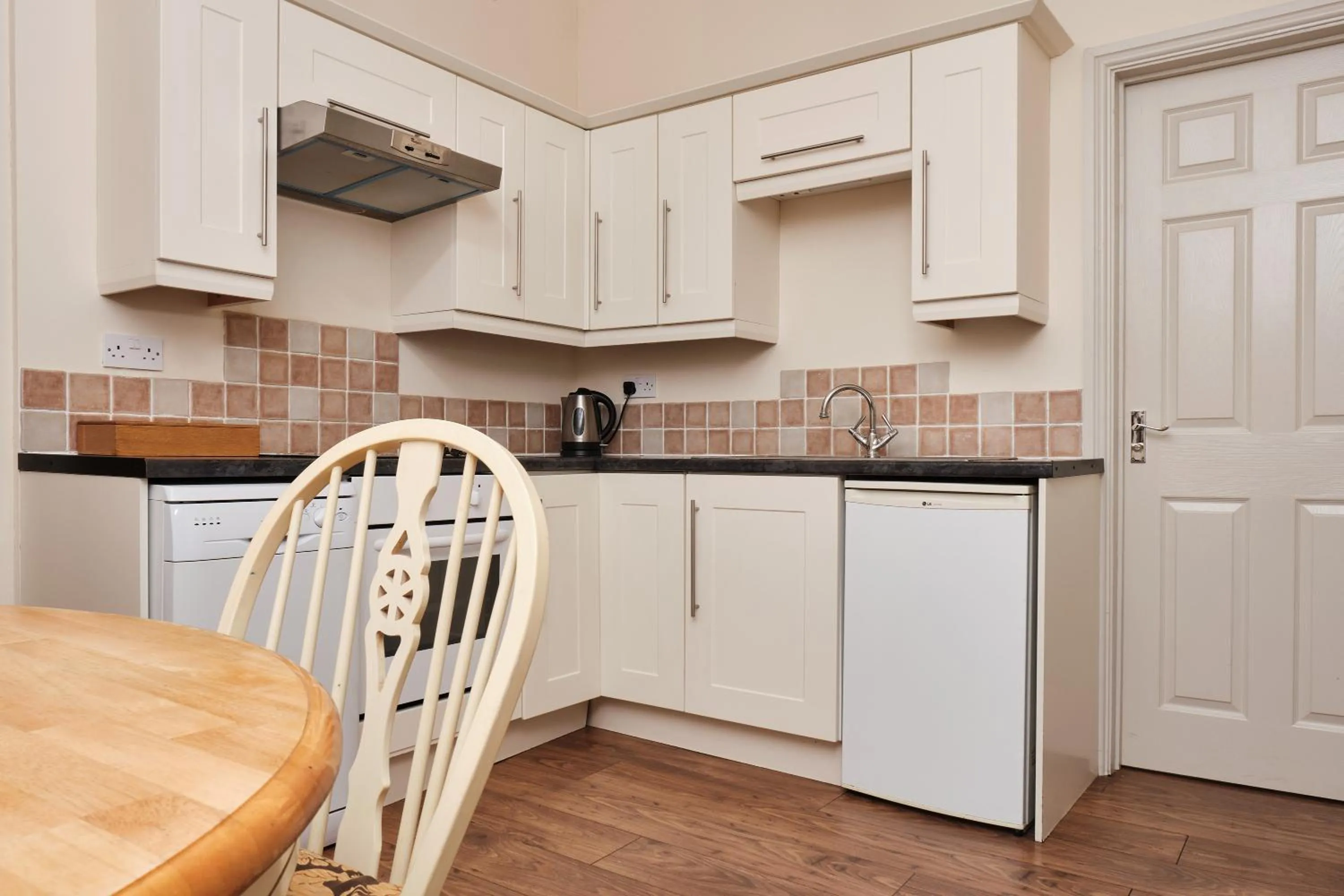 Kitchen or kitchenette in Bridge House Barn