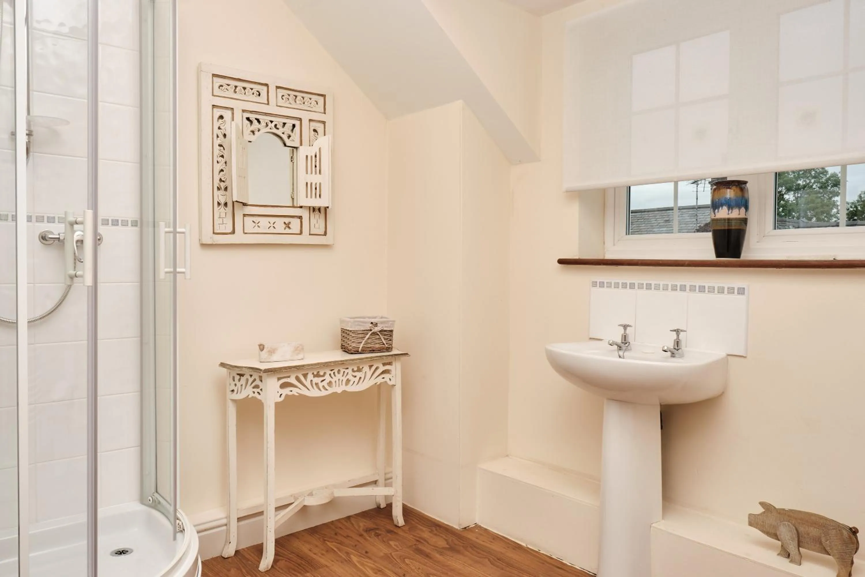 Bathroom in Bridge House Barn