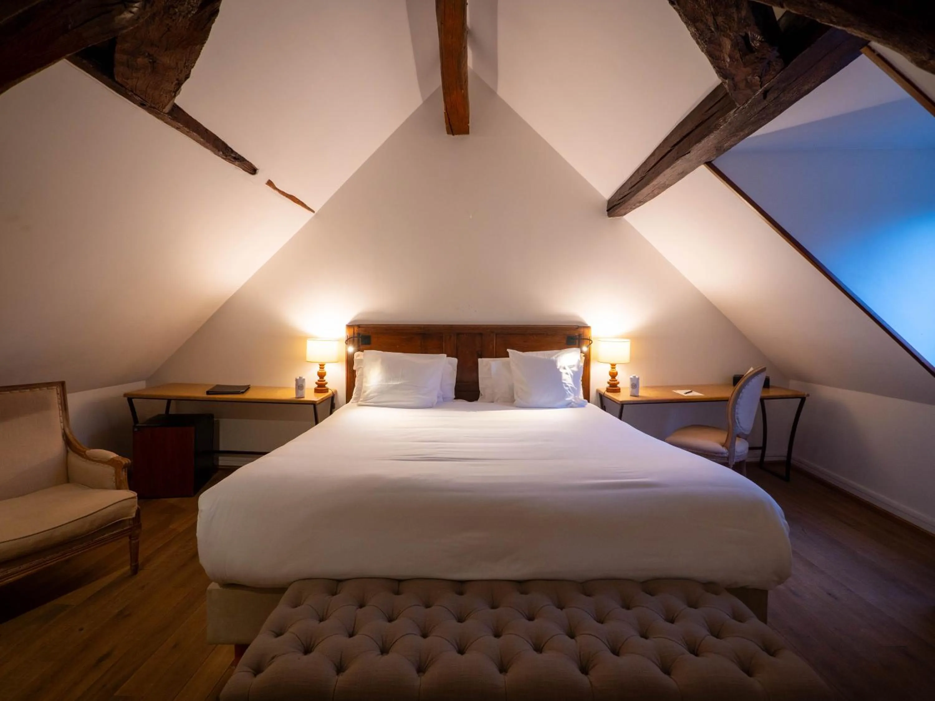 Bed in Les Remparts Hôtels et Demeures Historiques