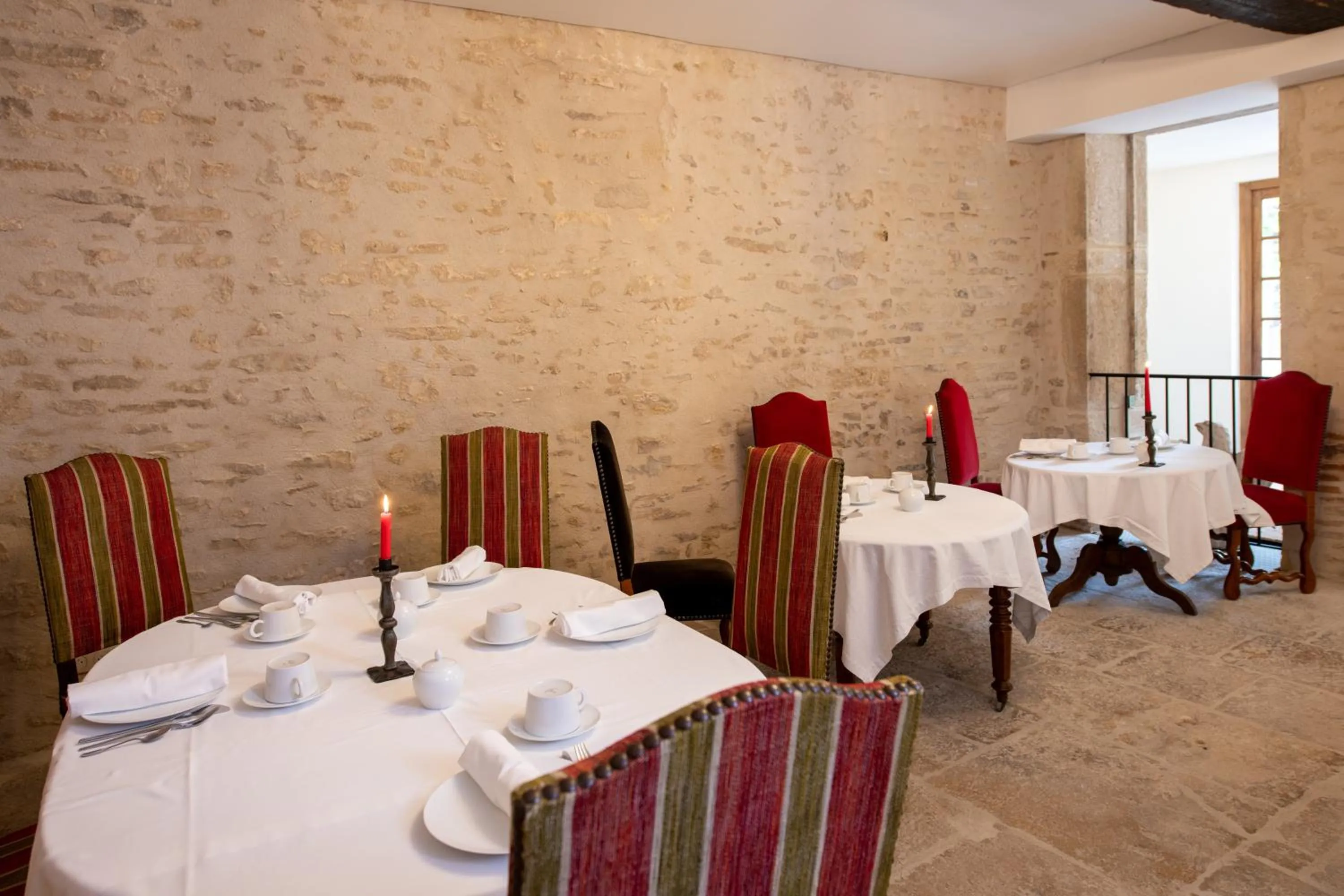 Breakfast in Les Remparts Hôtels et Demeures Historiques