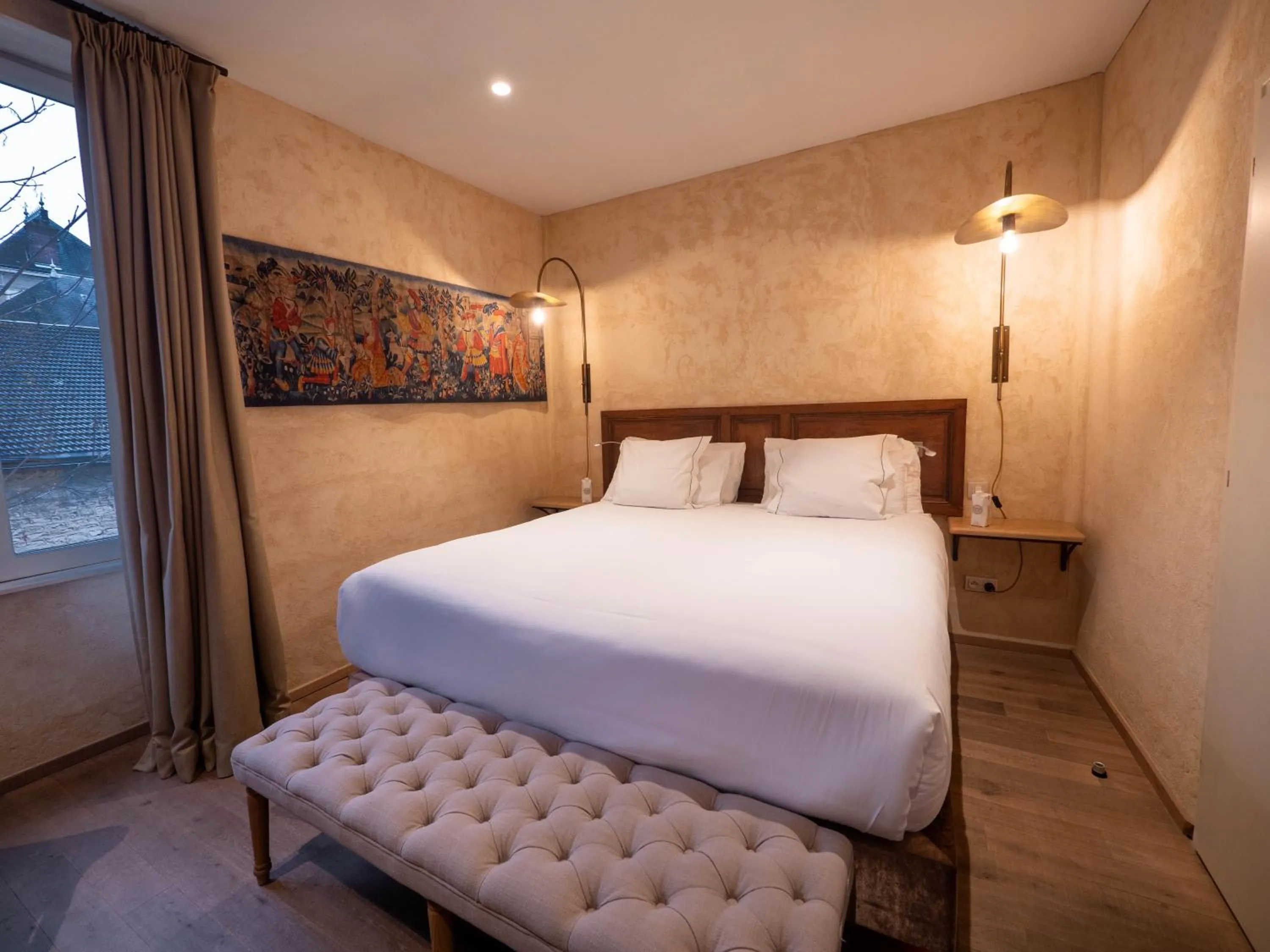 Bed in Les Remparts Hôtels et Demeures Historiques