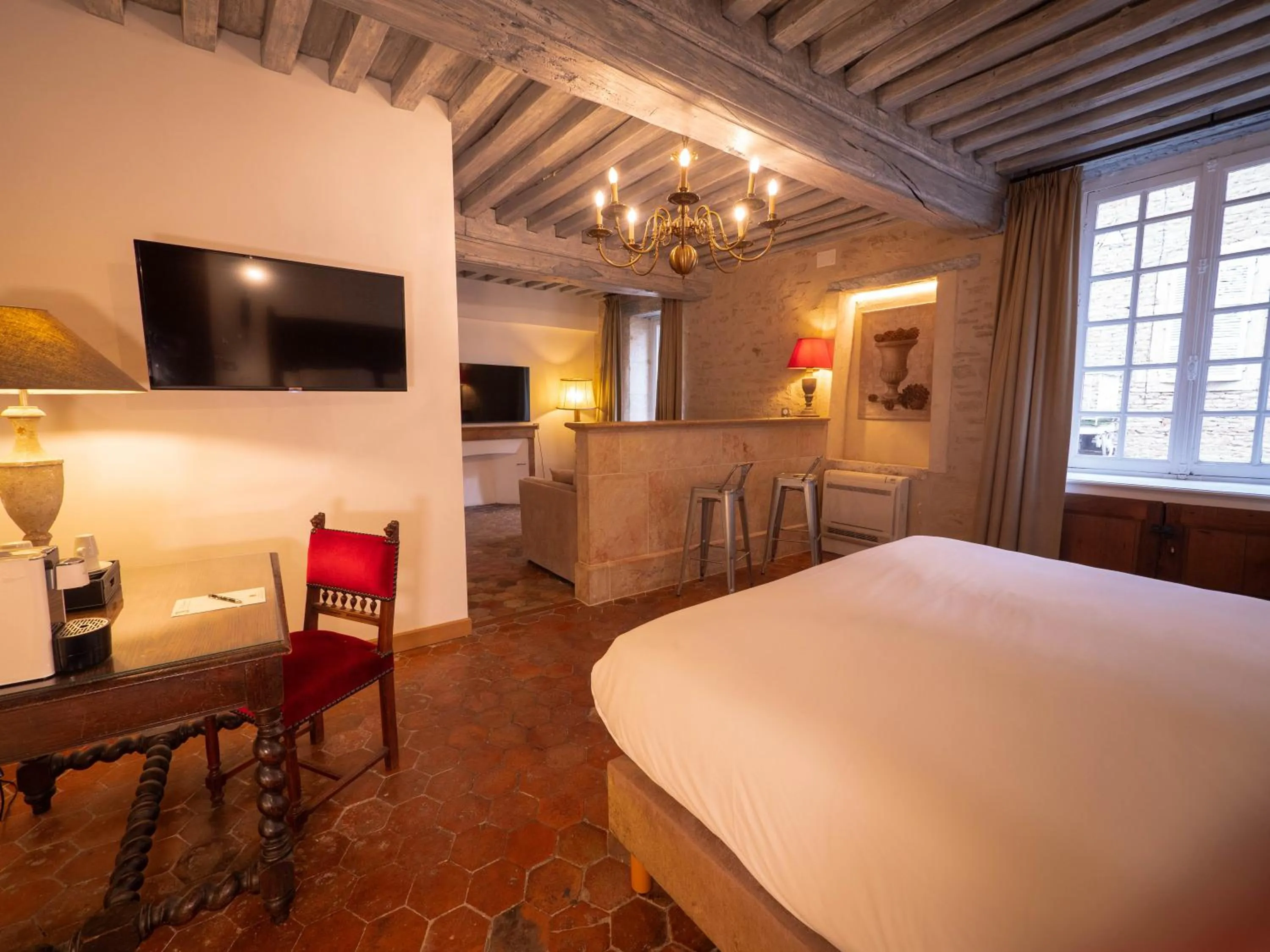 Bed in Les Remparts Hôtels et Demeures Historiques