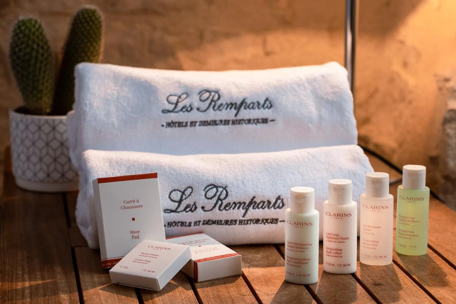 Bathroom in Les Remparts Hôtels et Demeures Historiques