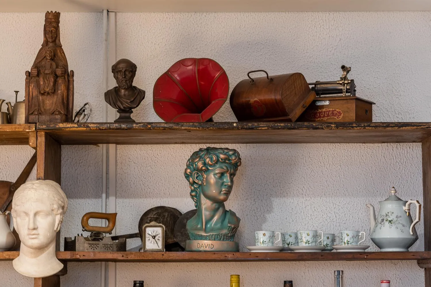 Decorative detail in Les Remparts Hôtels et Demeures Historiques