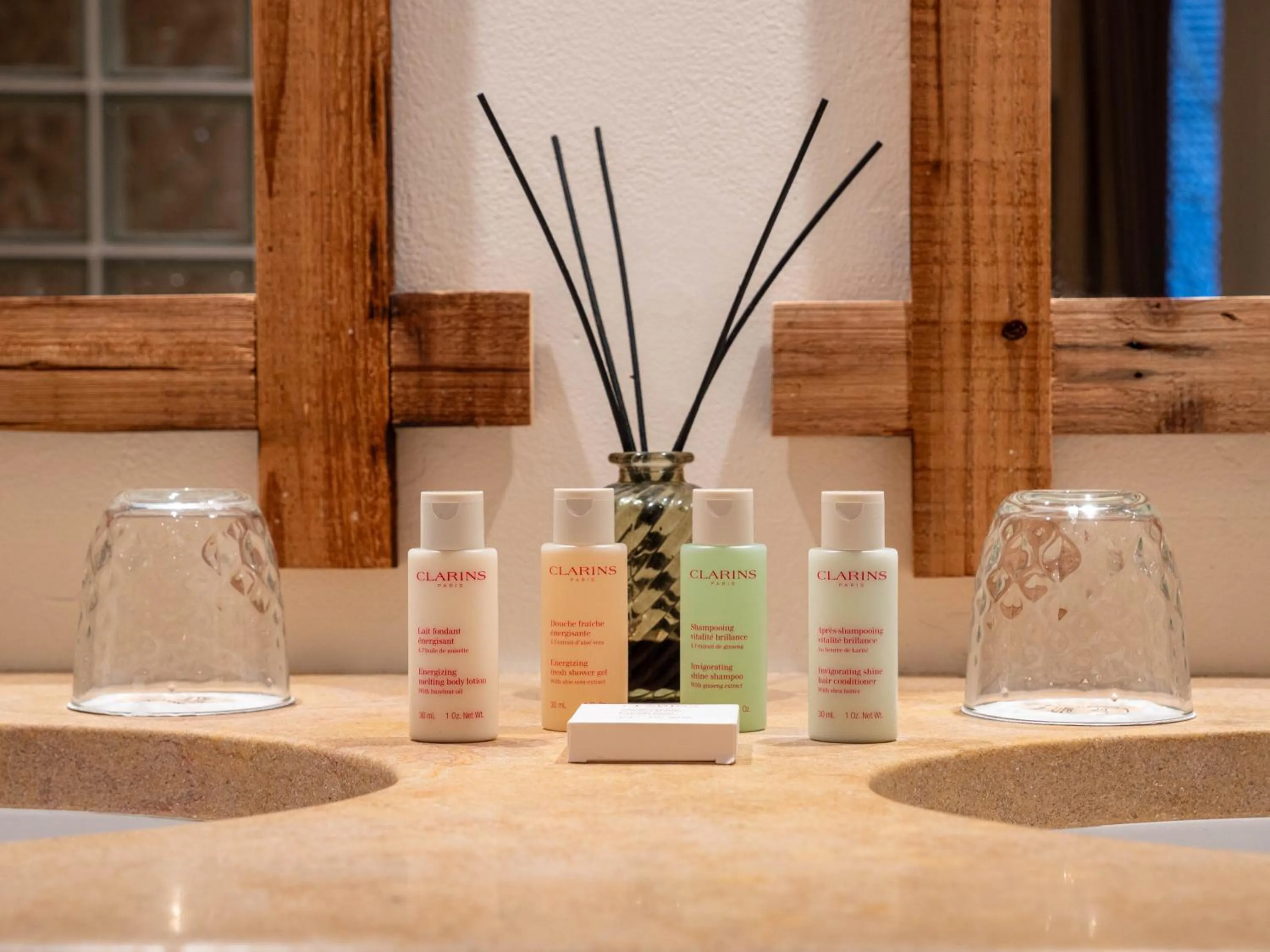 Bathroom in Les Remparts Hôtels et Demeures Historiques