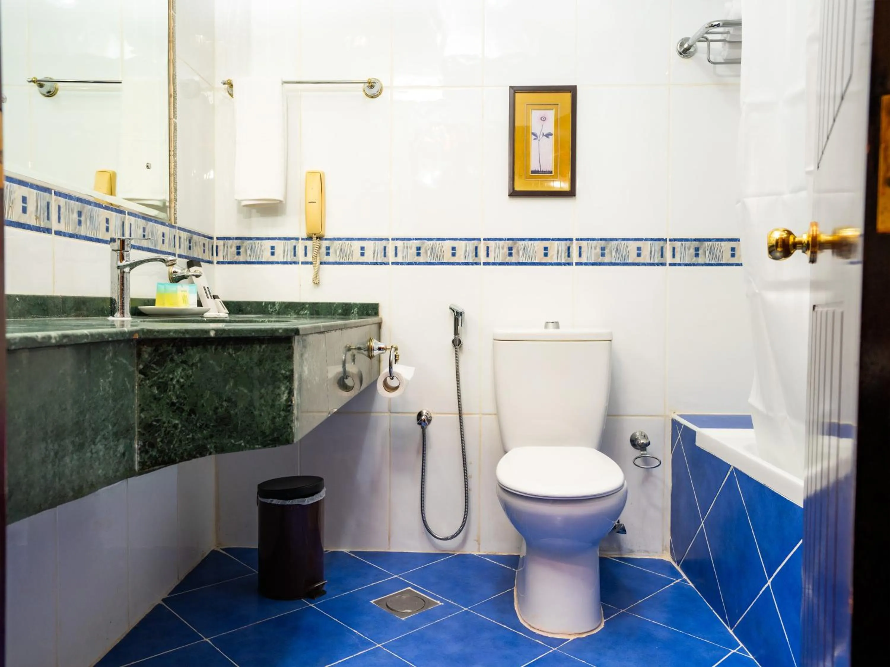 Bathroom in Oriental Hotel Apartments