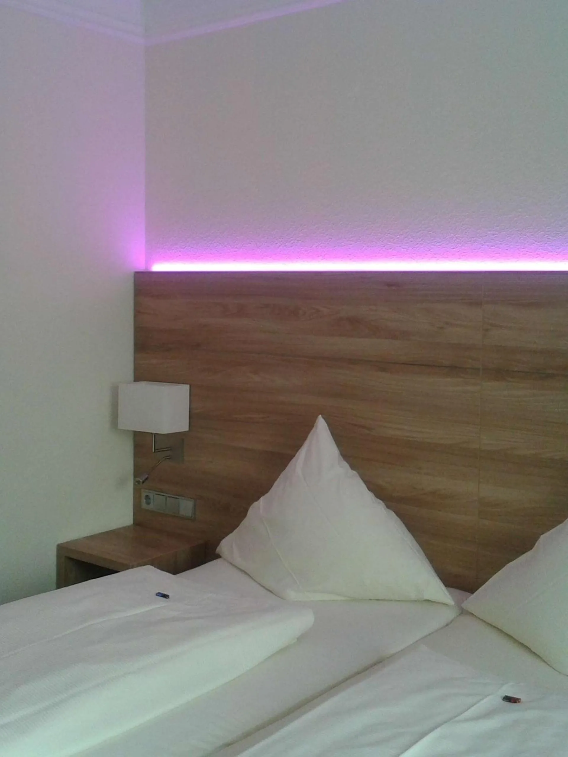 Bedroom, Bed in Hotel Jedermann