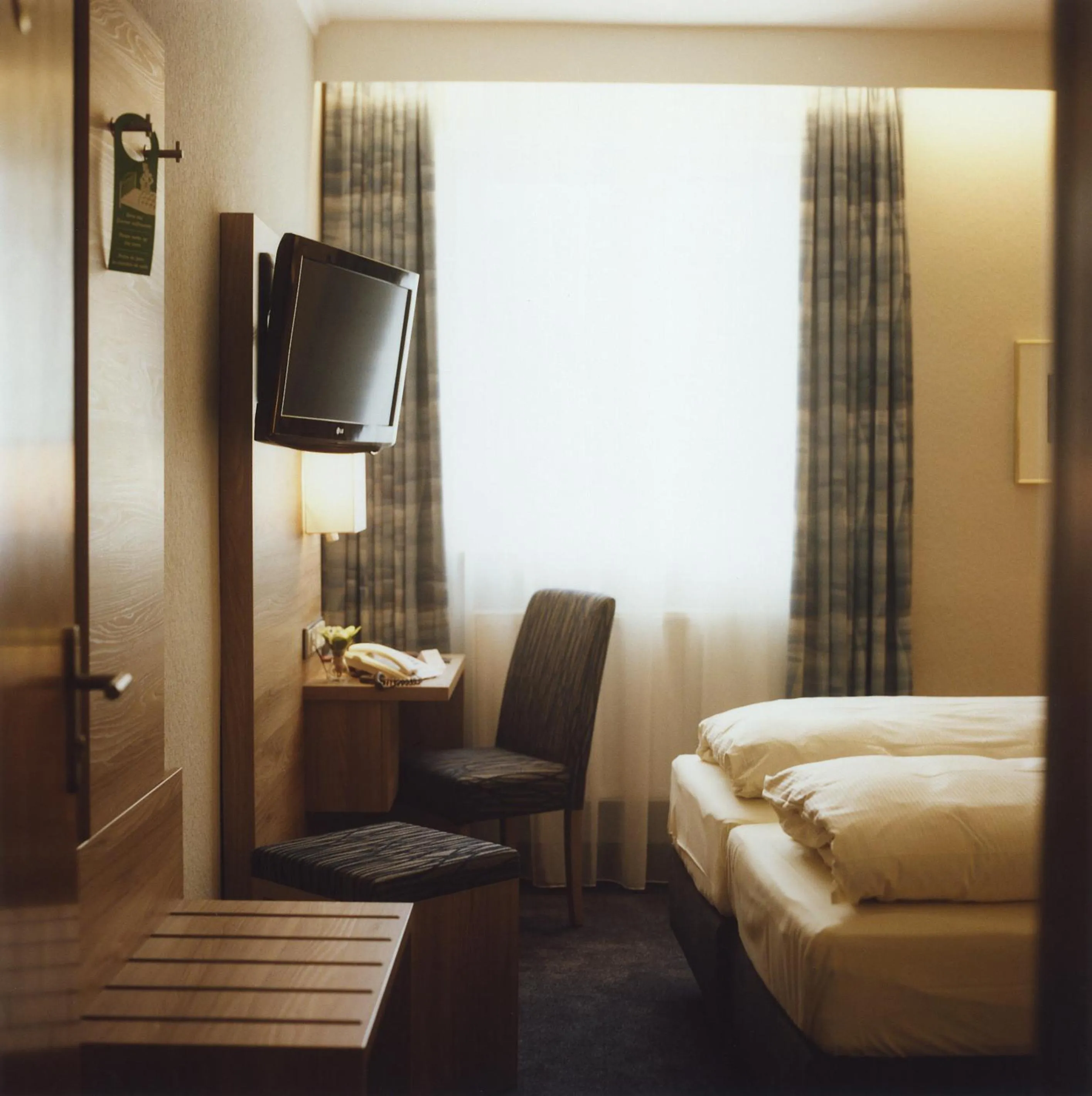 Photo of the whole room, Bed in Hotel Jedermann