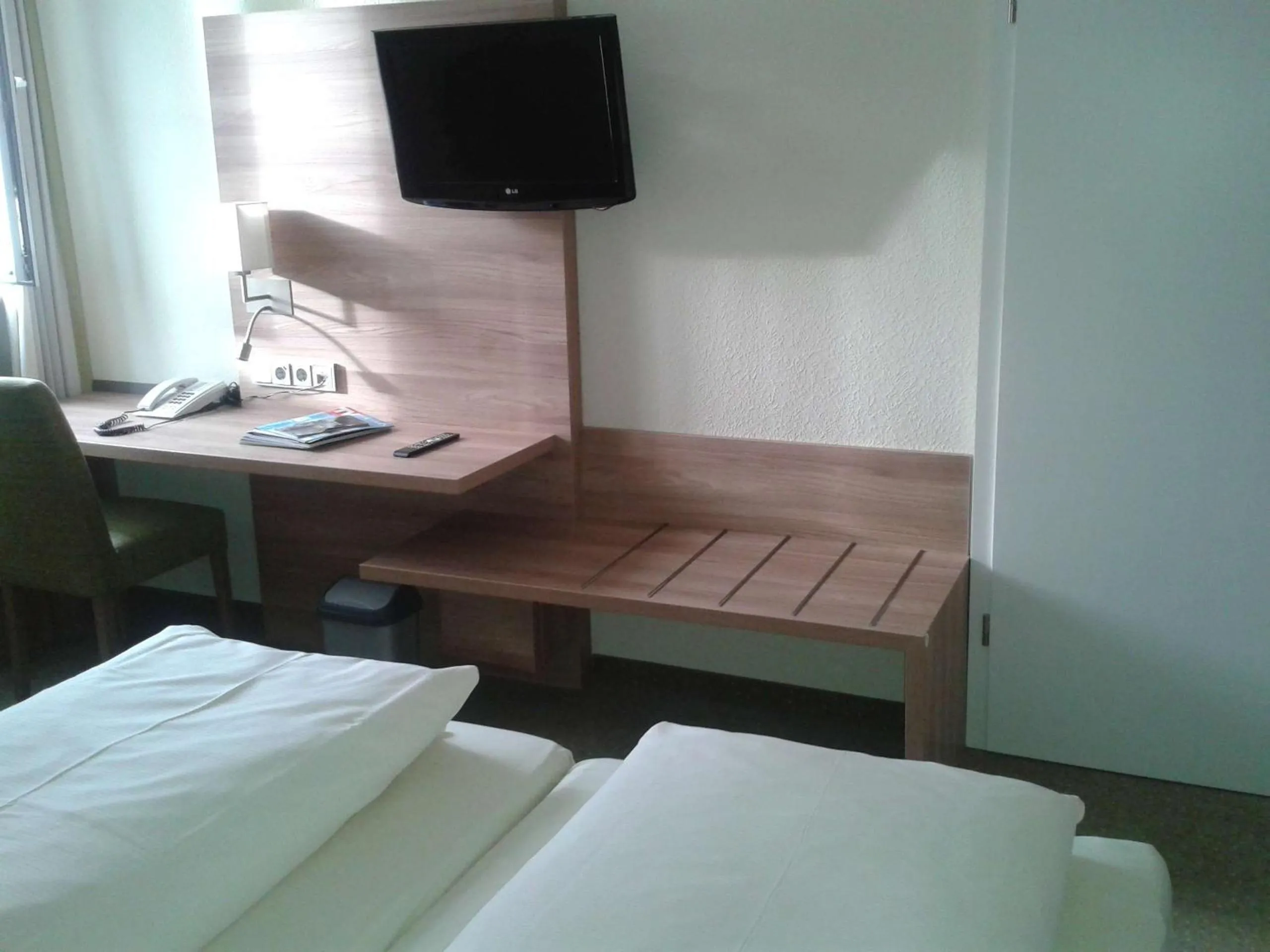 Bed in Hotel Jedermann