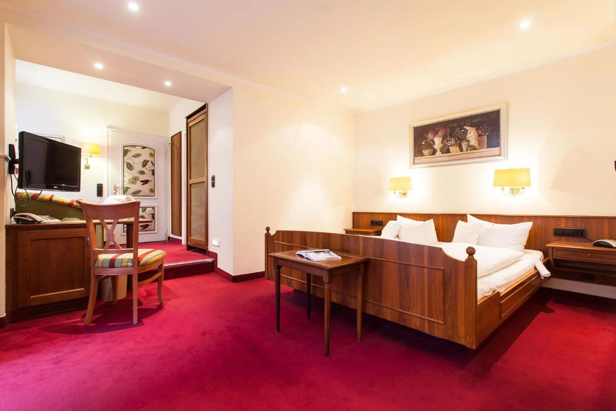 Photo of the whole room in Romantik Hotel zur Sonne