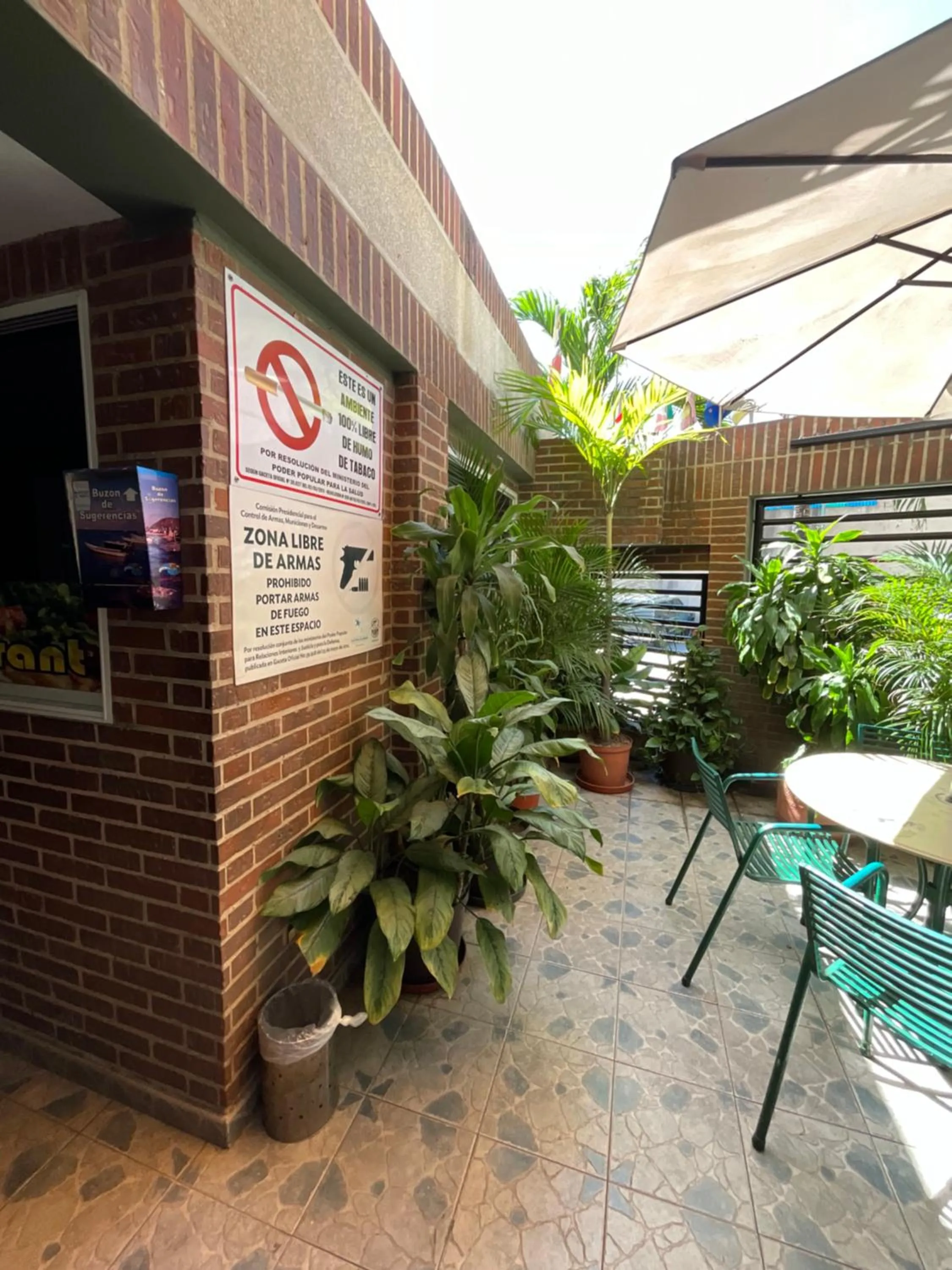 Patio in HOTEL MUEVETE POR VARGAS