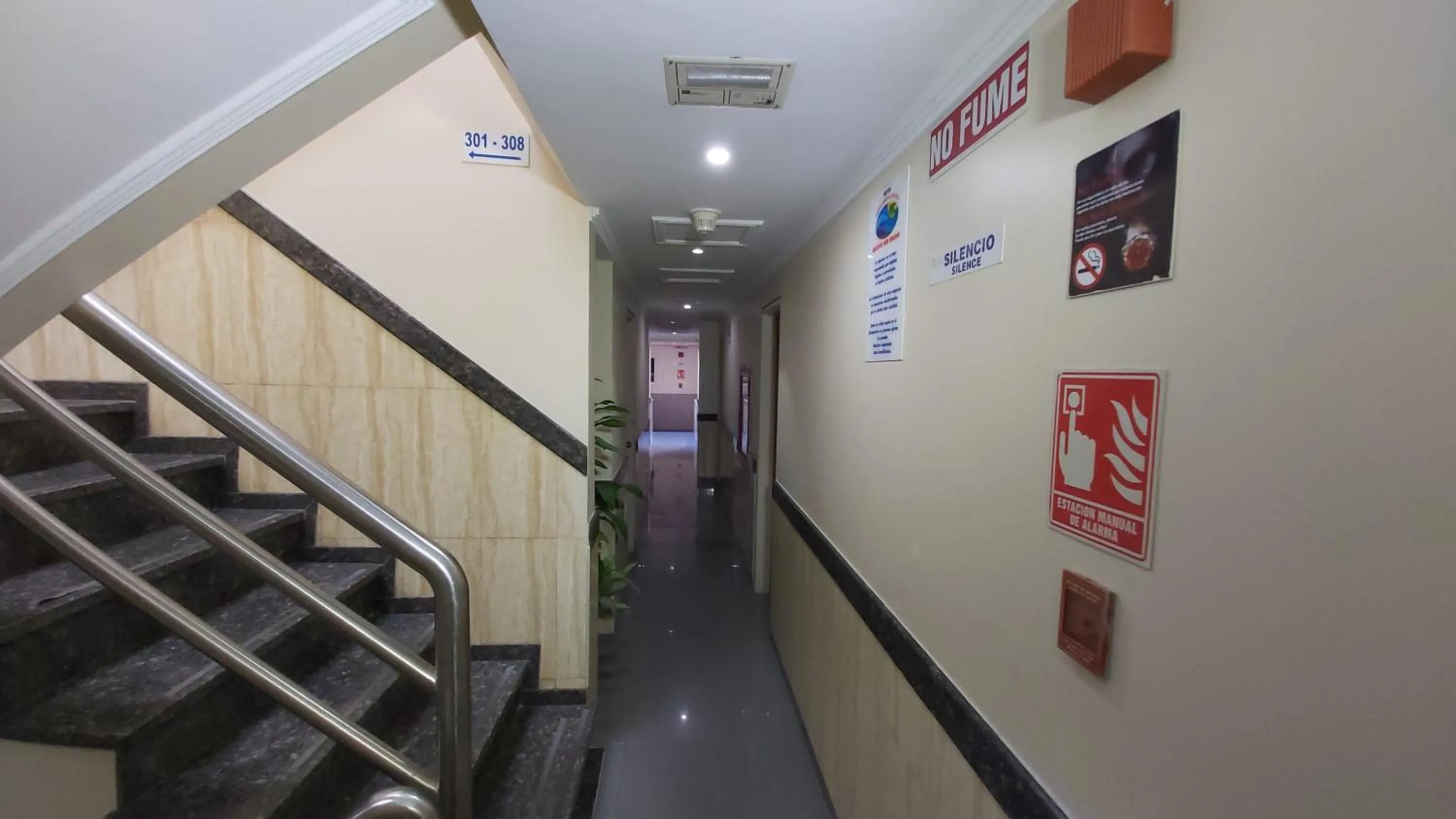 Bird's eye view in HOTEL MUEVETE POR VARGAS