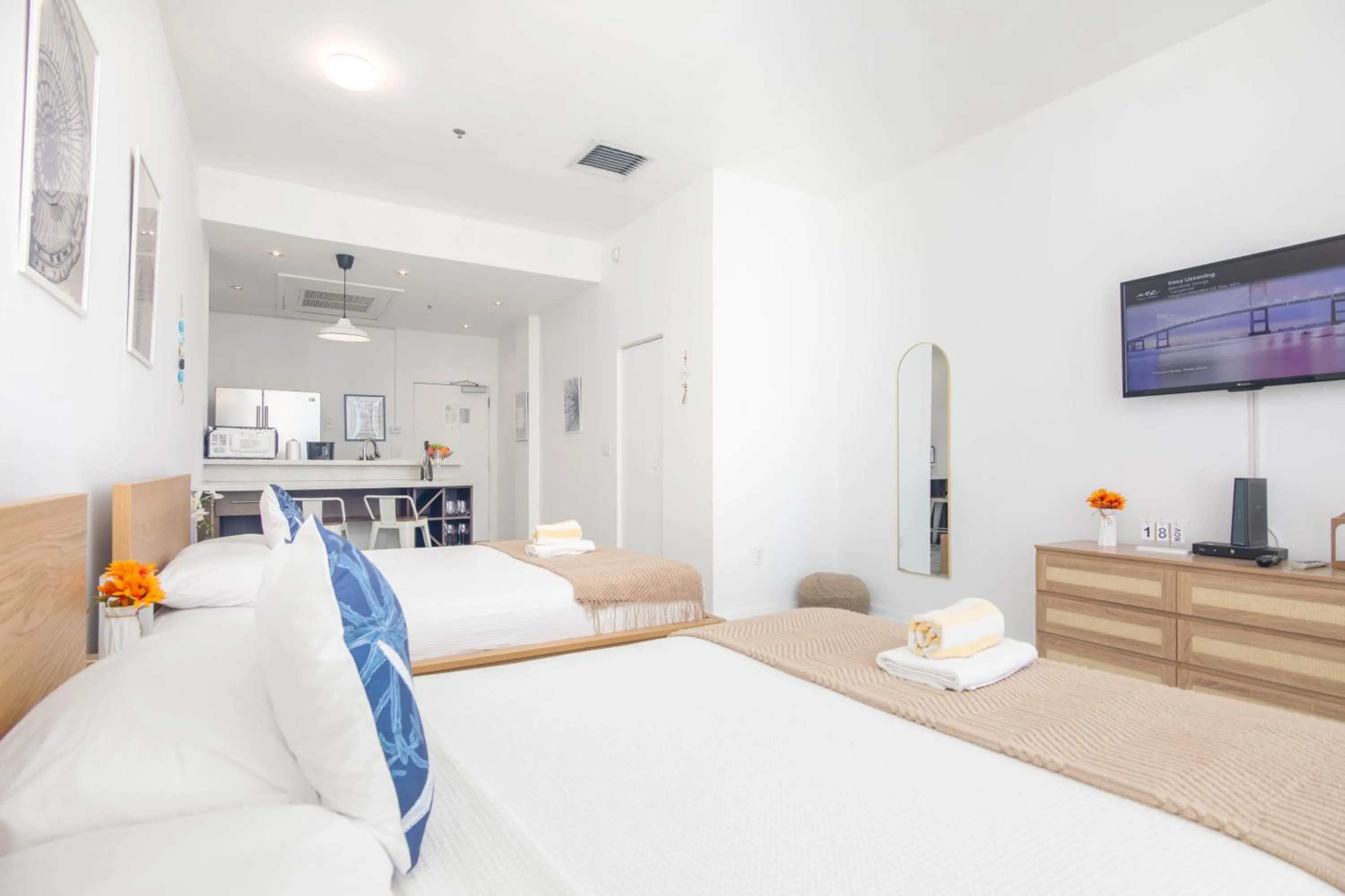 Bedroom, Bed in Girasole Suites