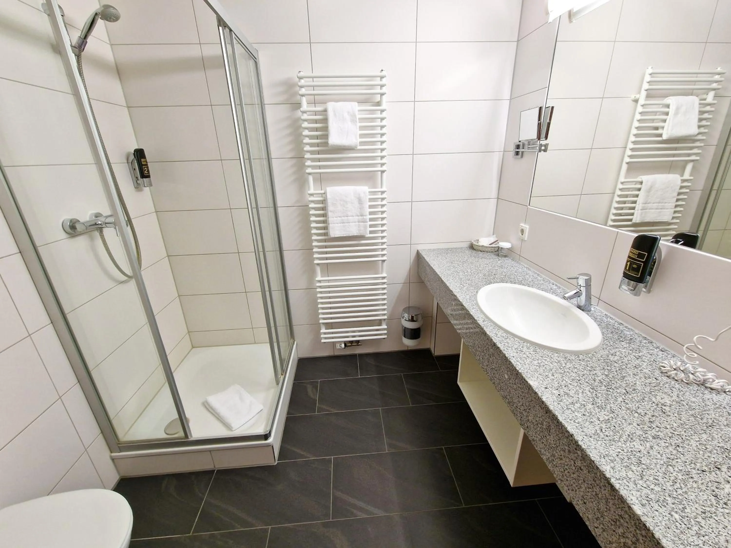 Bathroom in Hotel Fortuna Reutlingen-Tübingen