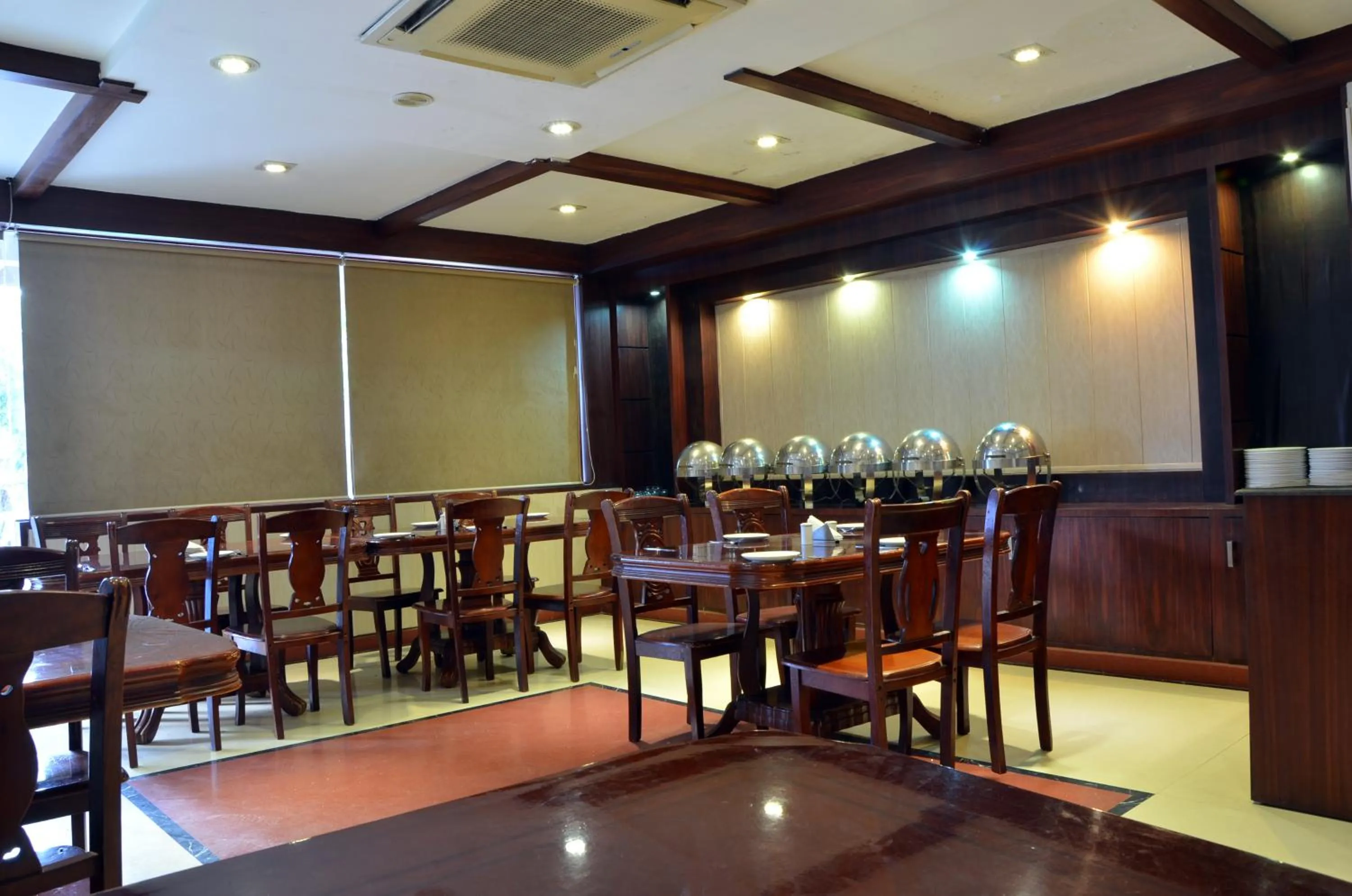 Restaurant/places to eat in Hotel Bhoomivilas